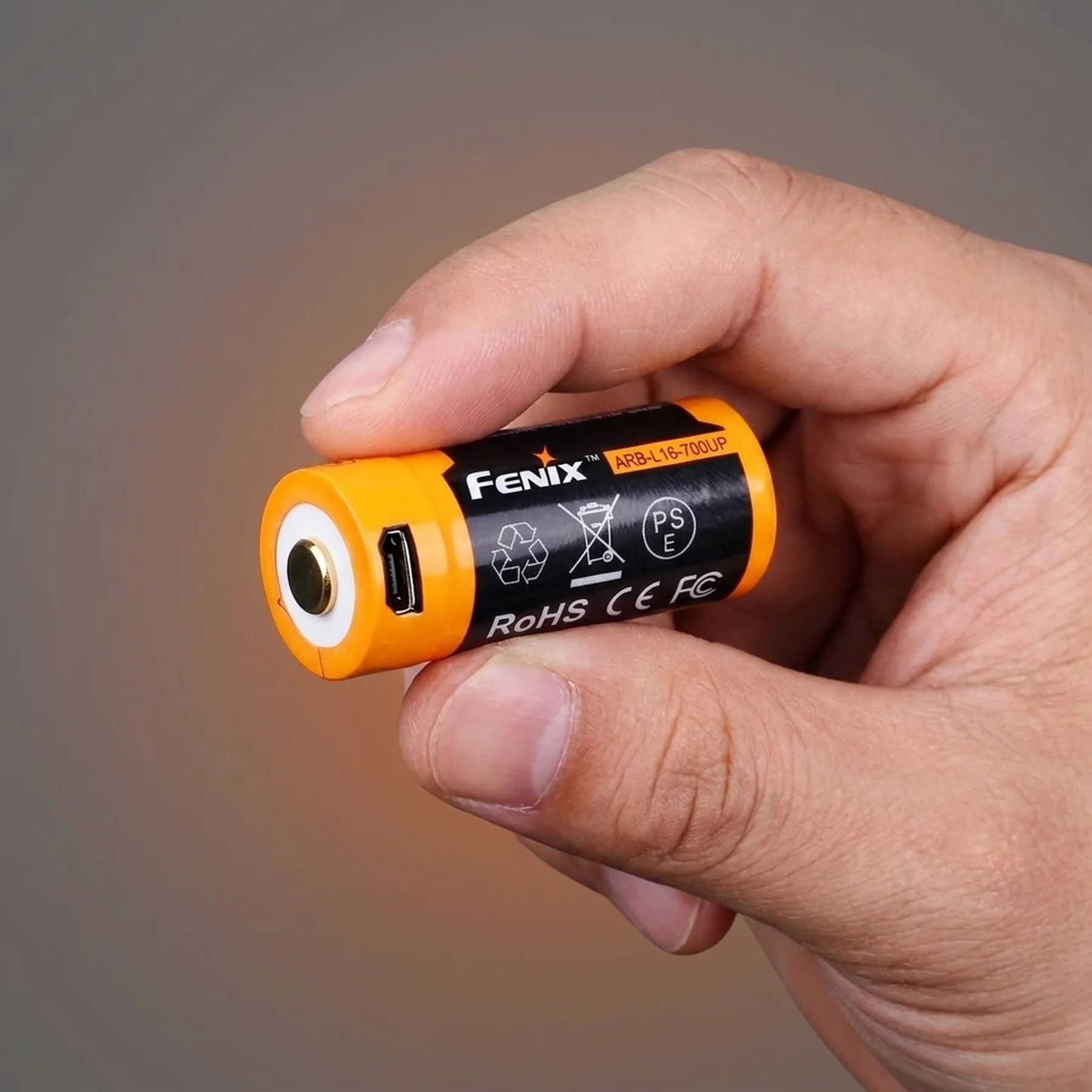Акумулятор 16340 Fenix 700 UP mAh Li-ion micro usb зарядка