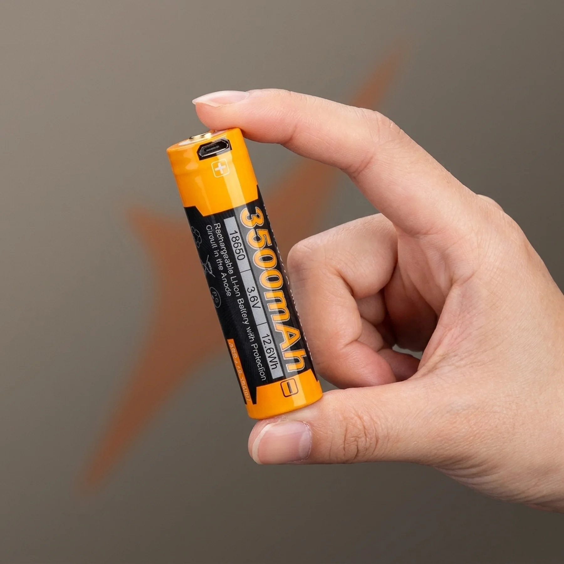 Акумулятор 18650 Fenix (3500 mAh) micro usb зарядка