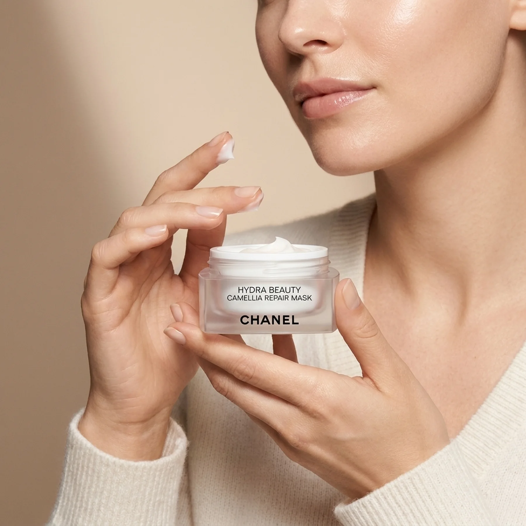 Многофункциональная восстанавливающая и увлажняющая маска CHANEL Hydra Beauty Camellia Repair Mask 50 мл
