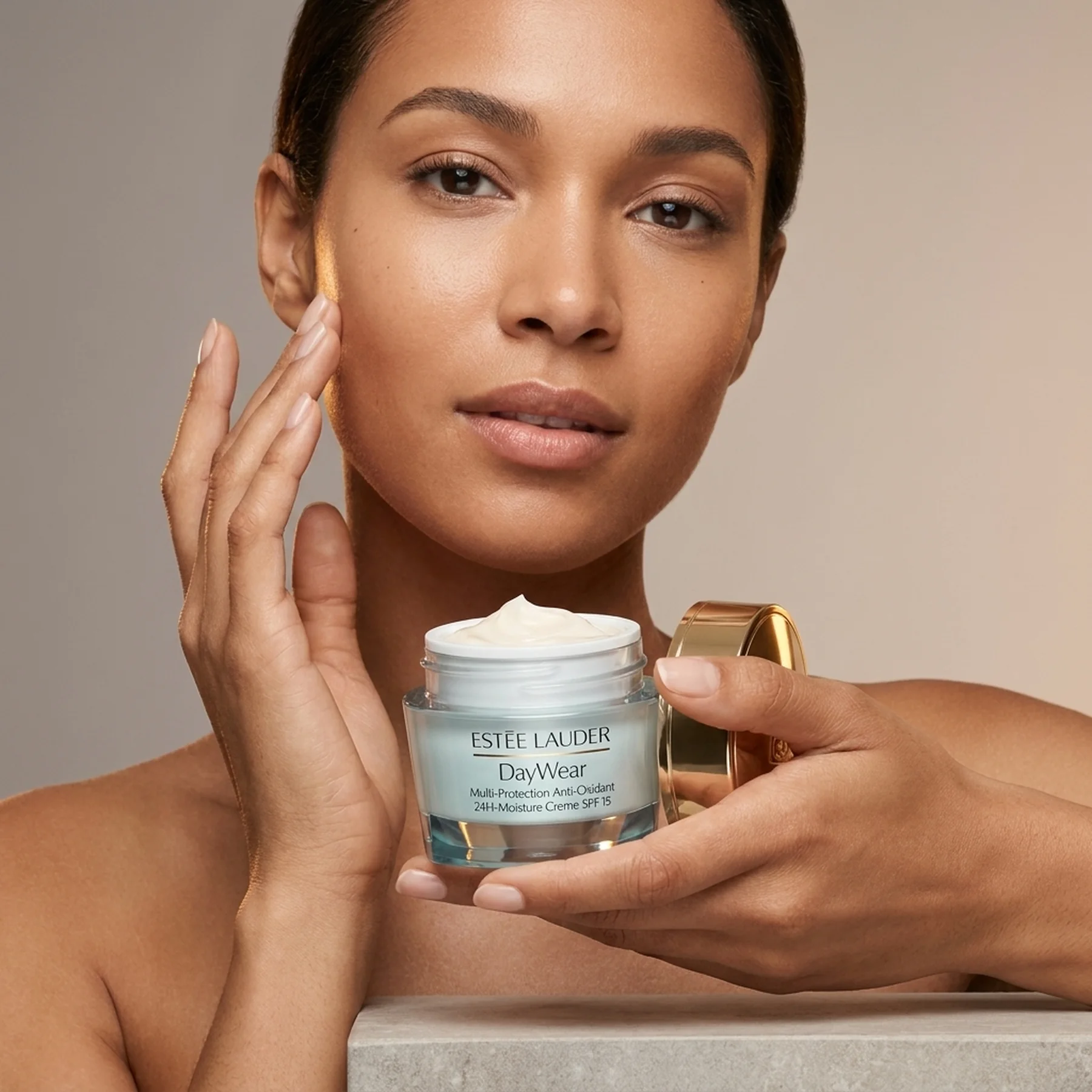Многофункциональный защитный крем c антиоксидантами Estee Lauder DayWear Advanced Multi-Protection Anti-Oxidant Creme SPF 15 50 мл