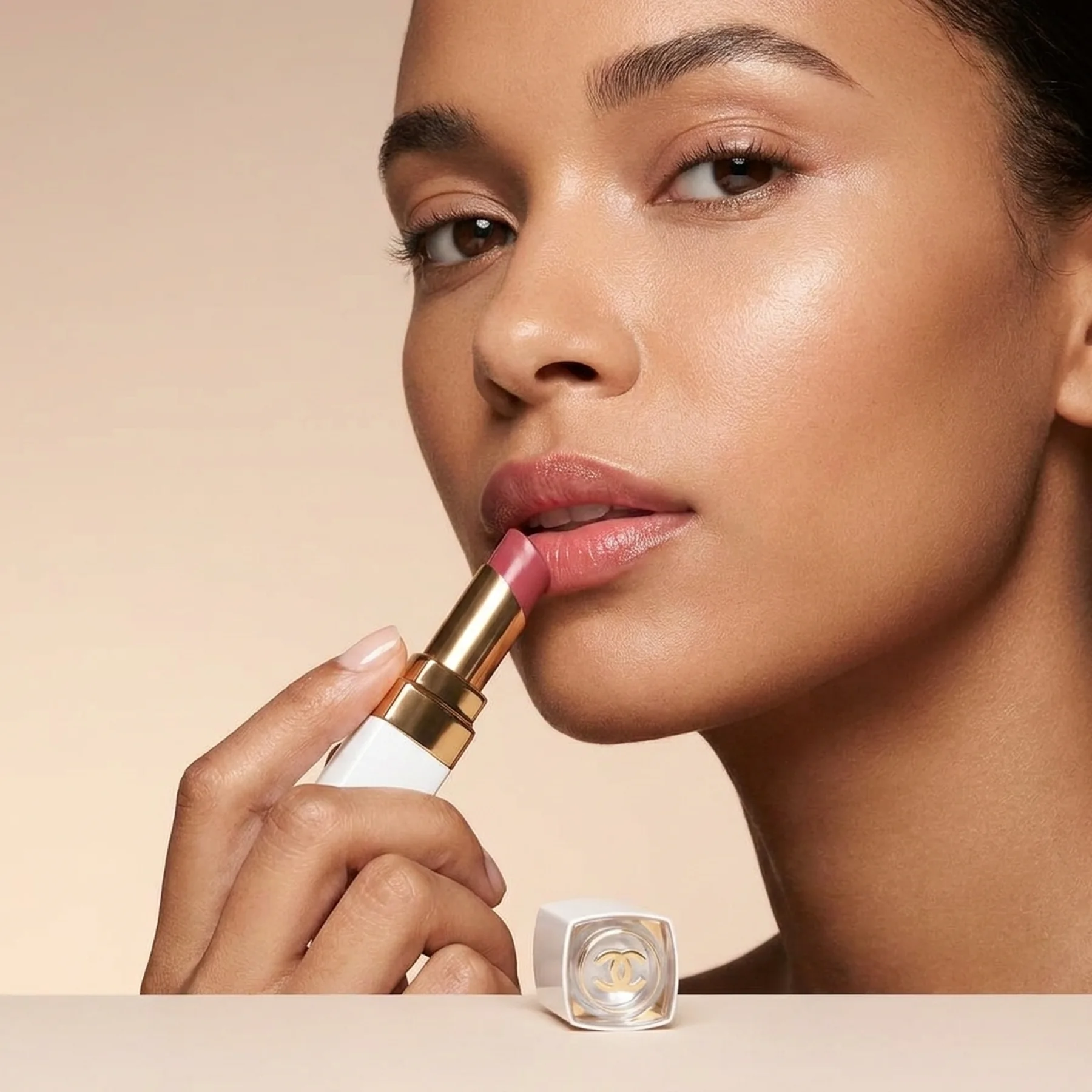 Бальзам CHANEL Hydrating Beautifying Tinted Lip Balm 762 Raspberry Bliss
