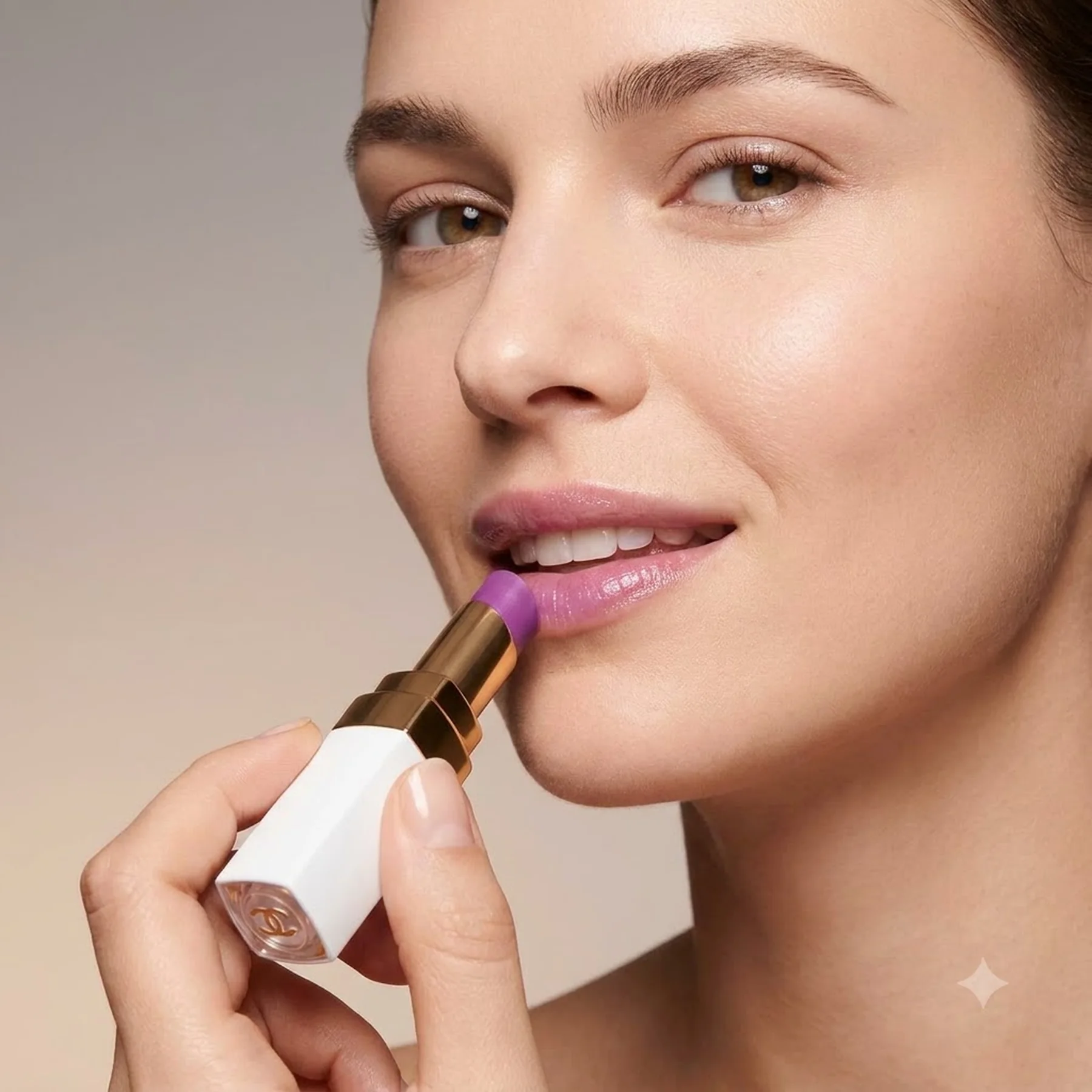 Бальзам CHANEL Hydrating Beautifying Tinted Lip Balm 764 Charming Lilac