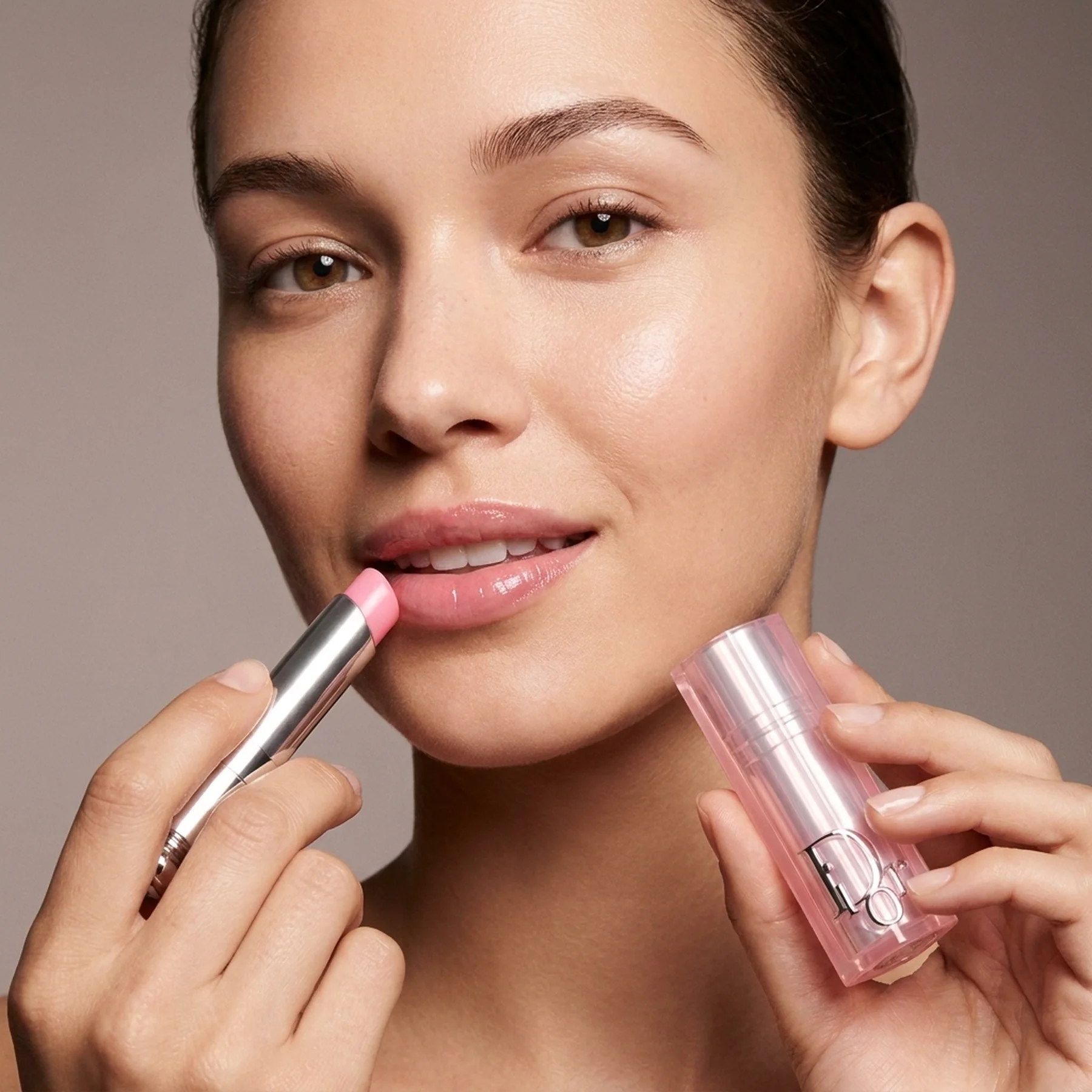 Бальзам Dior Addict Lip Glow 48-Hour Hydrating Lip Balm 3.2 г 001 Pink