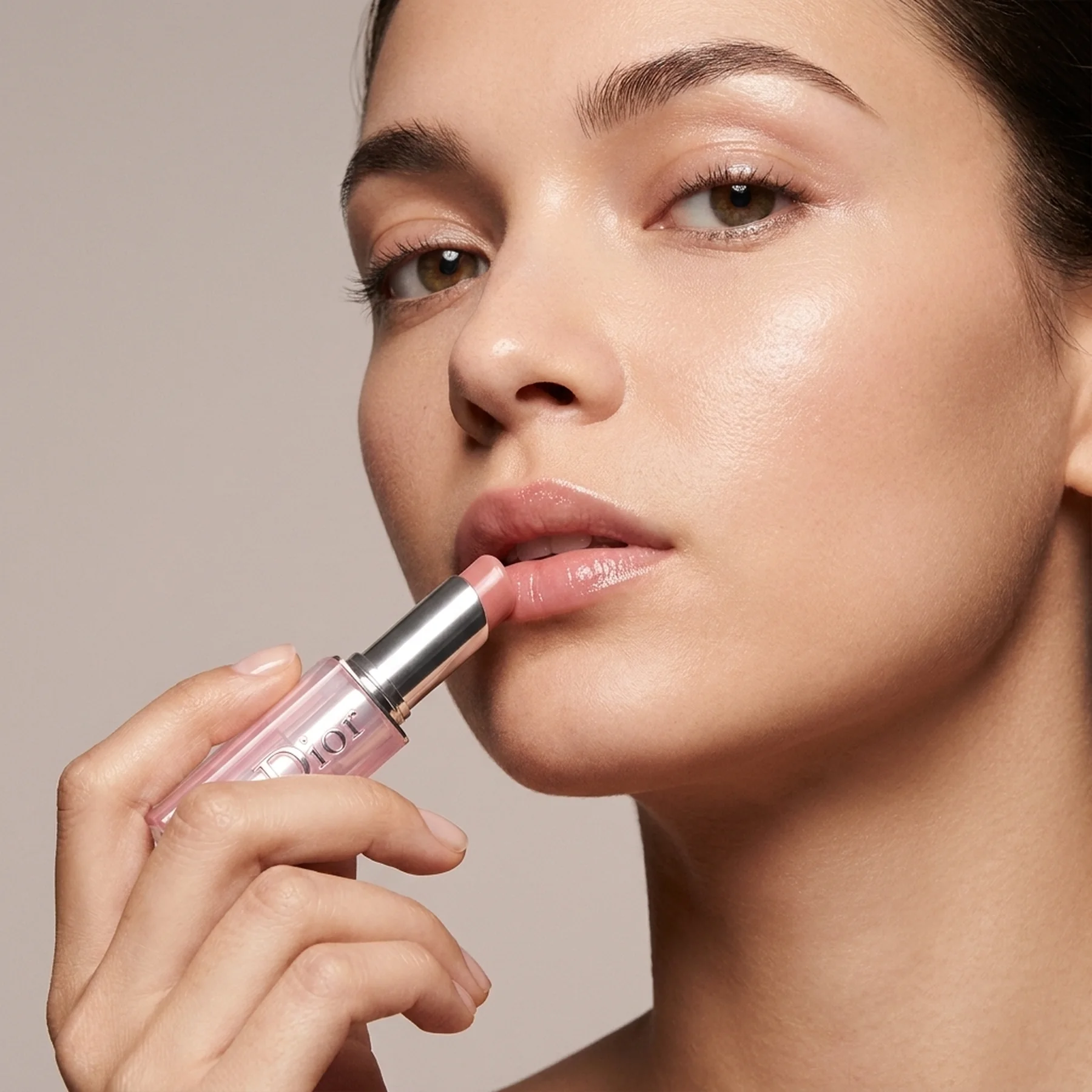 Бальзам Dior Addict Lip Glow 48-Hour Hydrating Lip Balm 3.2 г 038 Soft Nude