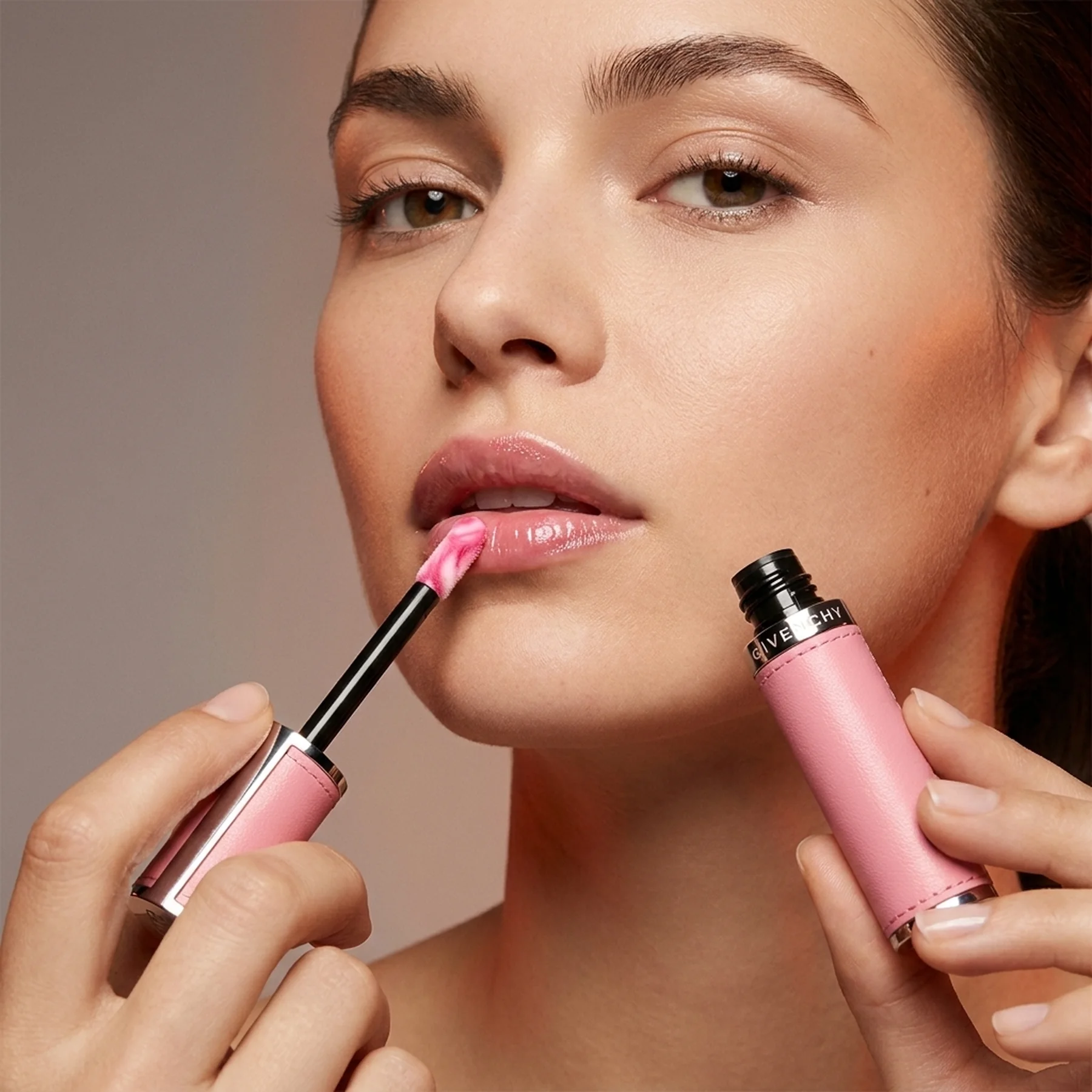 Бальзам для губ Givenchy Rose Perfecto Liquid Lip Balm 6 мл 220 FEELING PINK