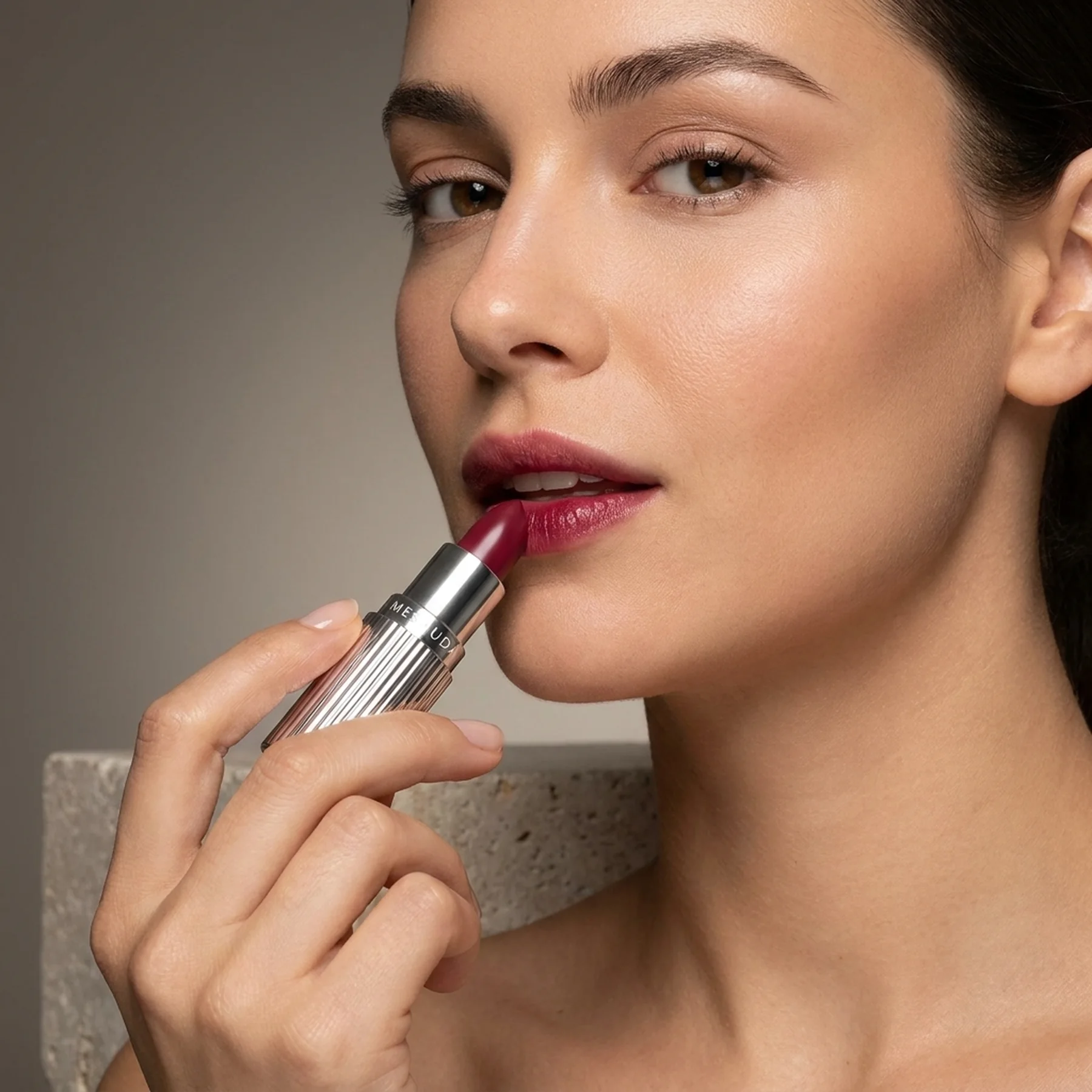 Бальзам для губ MESAUDA Hydramorphosis Tinted And Plumping Lip Balm 3.5 г 106 Fearless