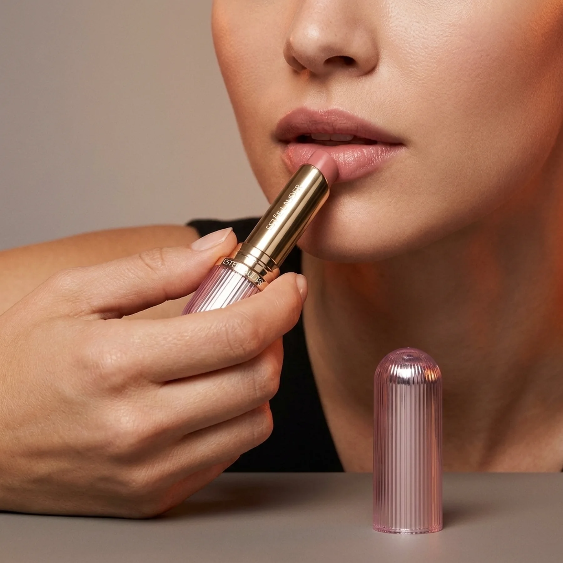 Бальзам Estee Lauder Futurist HydraPlump Lip Balm 708 Rosewood Rescue