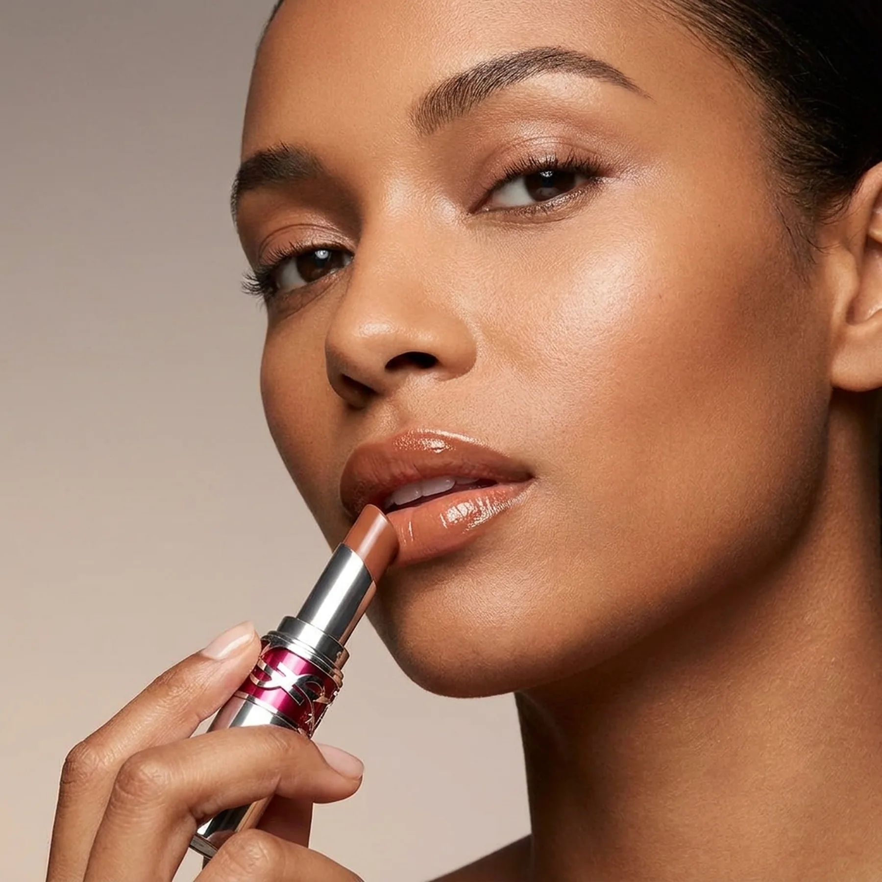 Бальзам Yves Saint Laurent Loveshine Candy Glaze 3.2 г 19 Salted Caramel