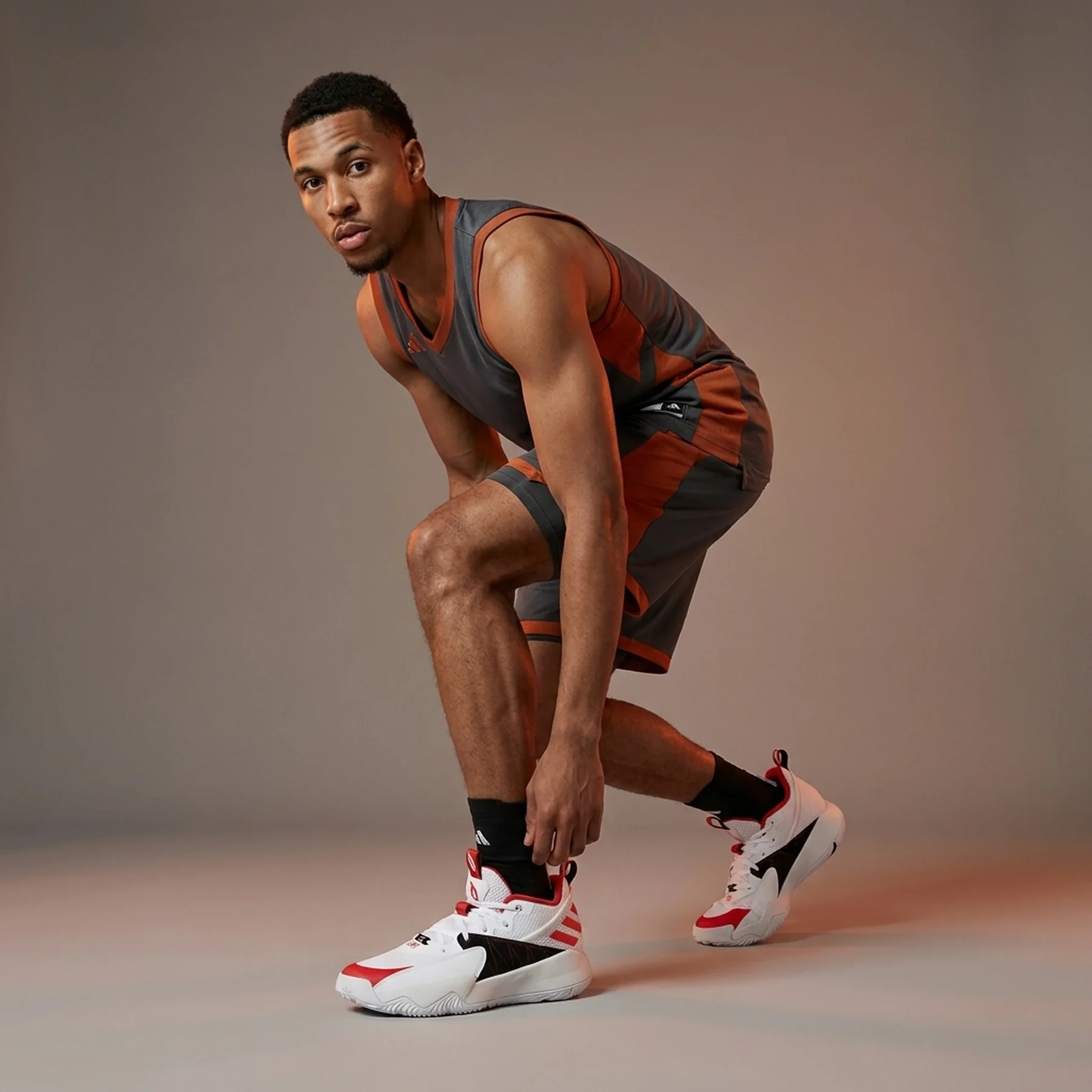 Баскетбольні кросівки Adidas Dame Certified