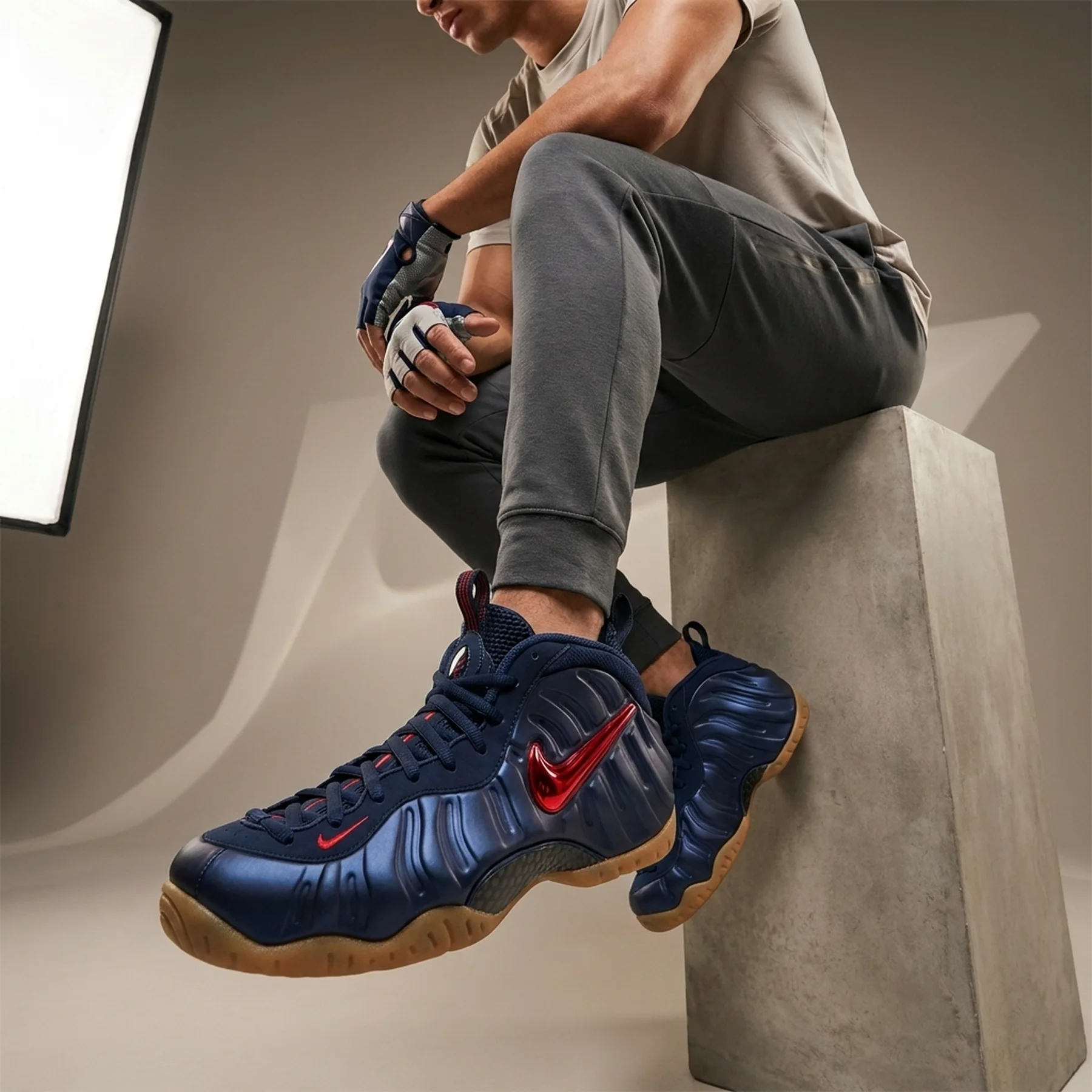 Баскетбольні кросівки чоловічі Nike Air Foamposite Pro Navy Red (CJ0325-400)