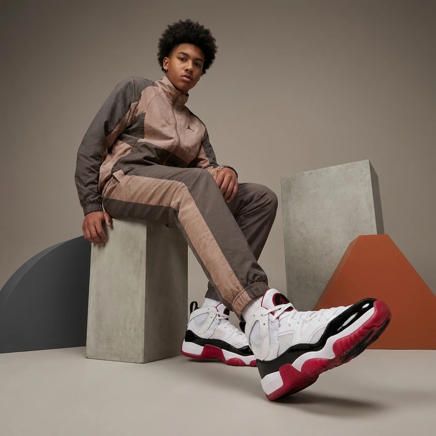 Баскетбольні кросівки підліткове Jordan Jumpman Two Trey (Gs) (DQ8431-106)