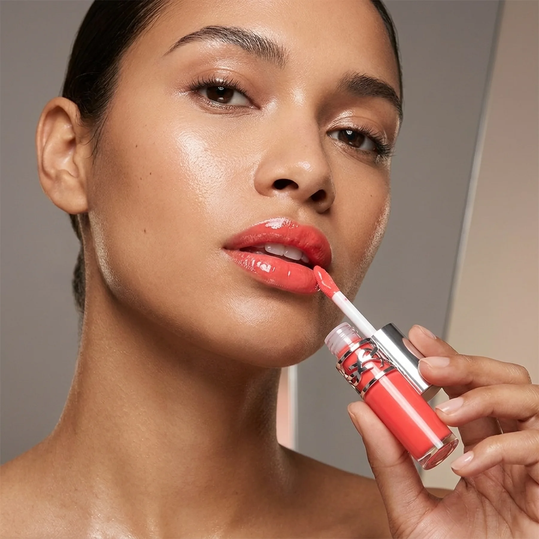 Блеск для губ Yves Saint Laurent Loveshine Plumping Gloss 6 мл 07 Strawberry Star