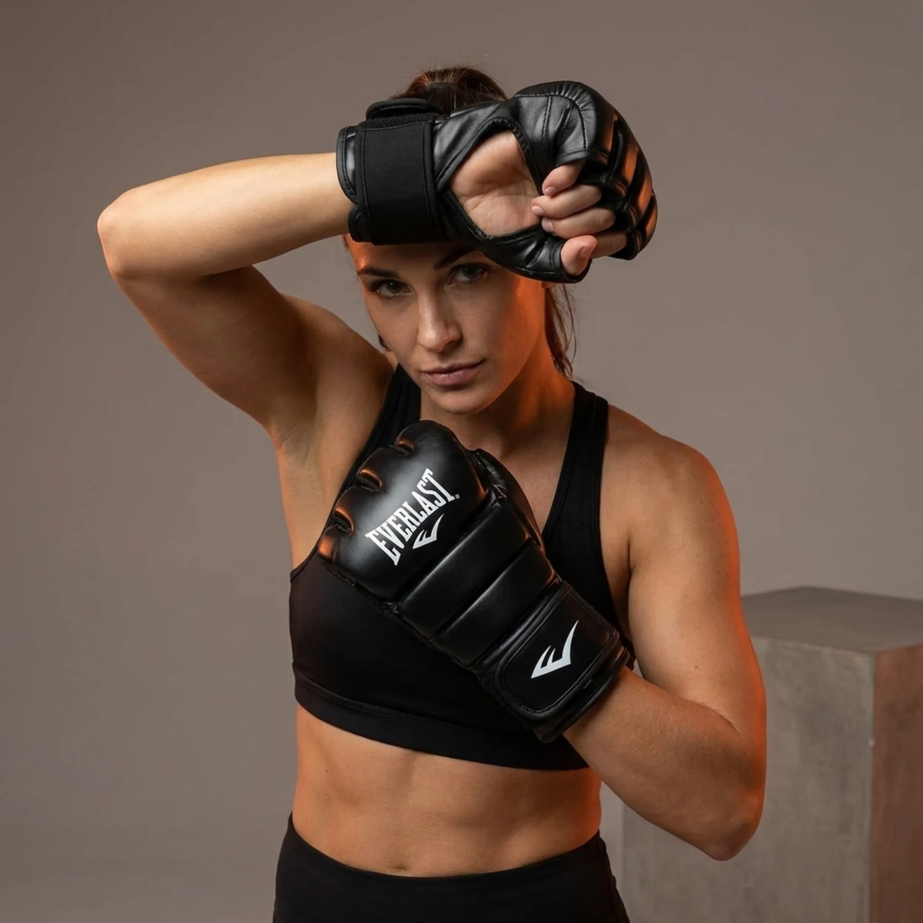 Боксерські рукавиці Everlast Core Everstrike Glove (P00002938)