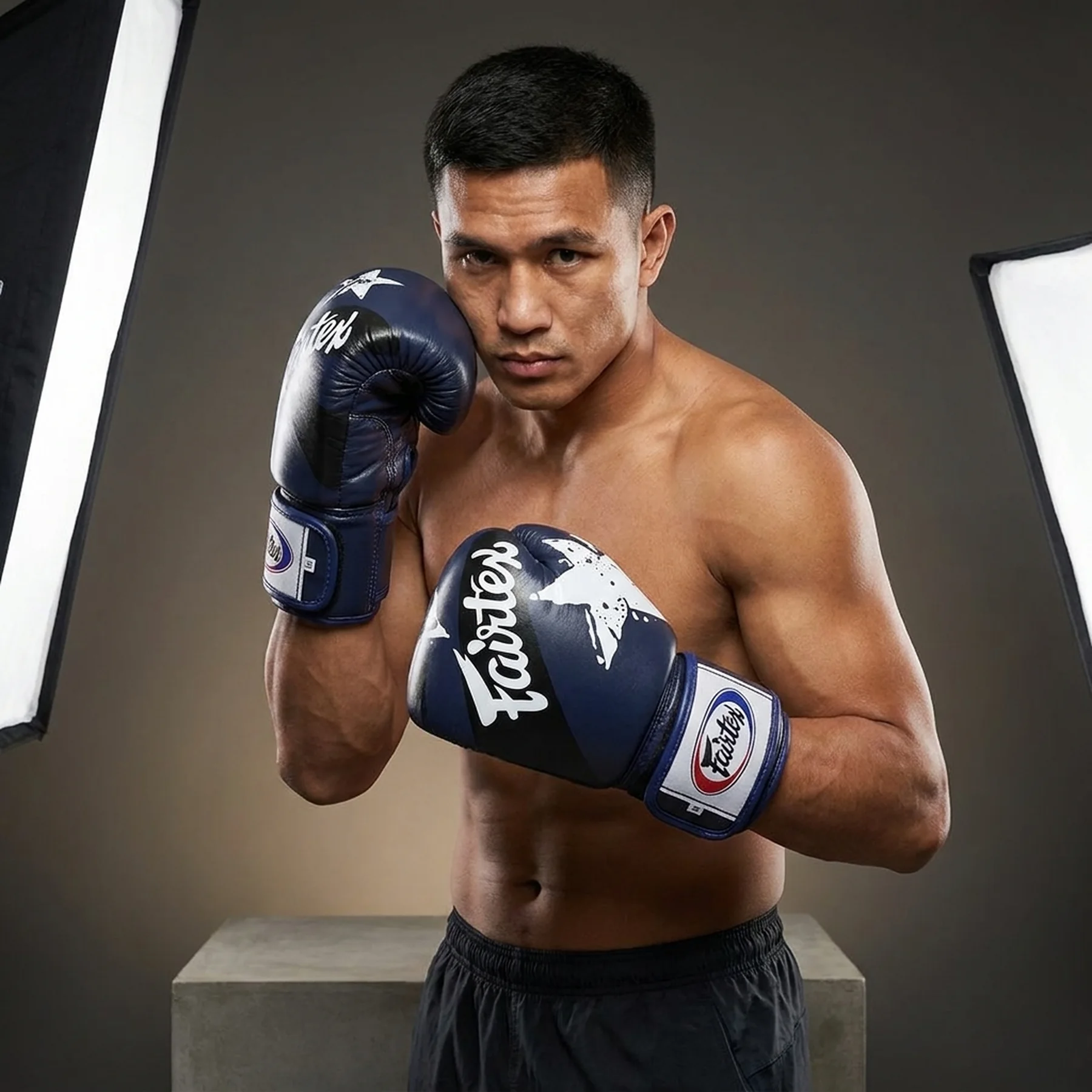 Боксерські рукавиці Fairtex BGV1 Nation Print Blue 14 унцій (бинти в комплекті)