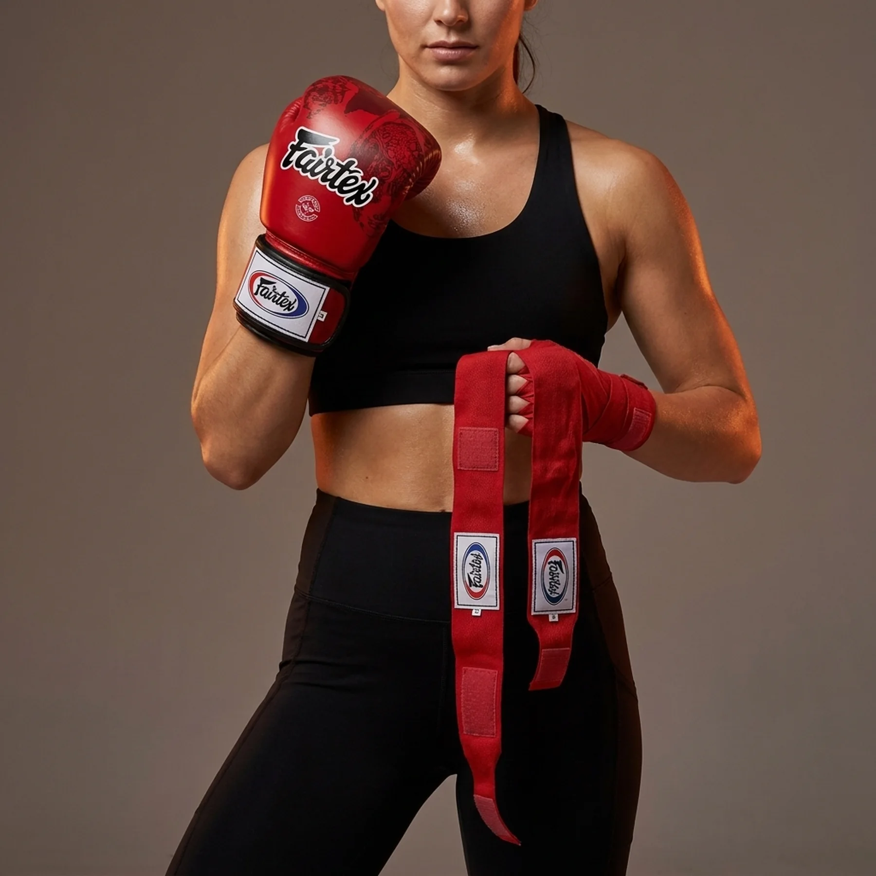 Боксерські рукавиці Fairtex BGV1 Nation Print Red 12 унцій (бинти в комплекті)