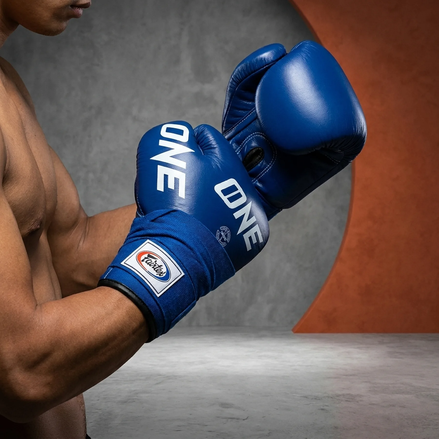 Боксерські рукавиці Fairtex BGV1-ONE (натуральна шкіра) Blue 10 унцій (бинти в комплекті)
