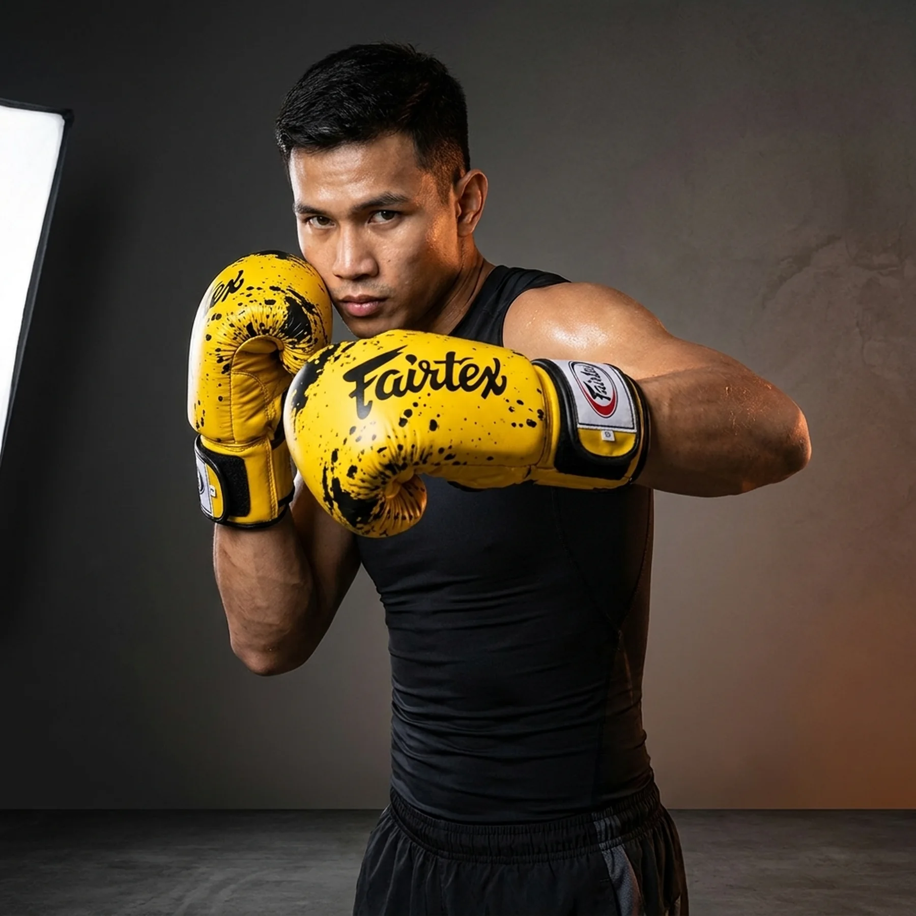 Боксерські рукавиці Fairtex BGV14Y Yellow/Black 10 унцій (бинти в комплекті)