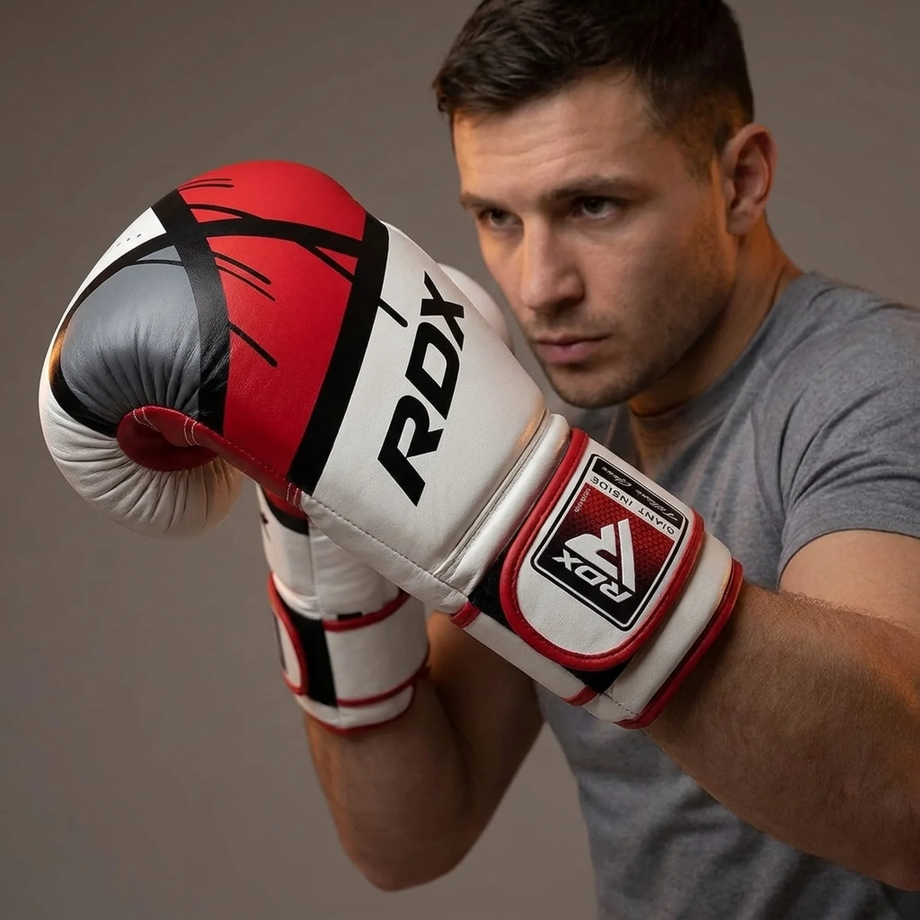 Боксерські рукавиці RDX BOXING GLOVES BGR-F7 білий, червоний 10 унцій (BGR-F7R)