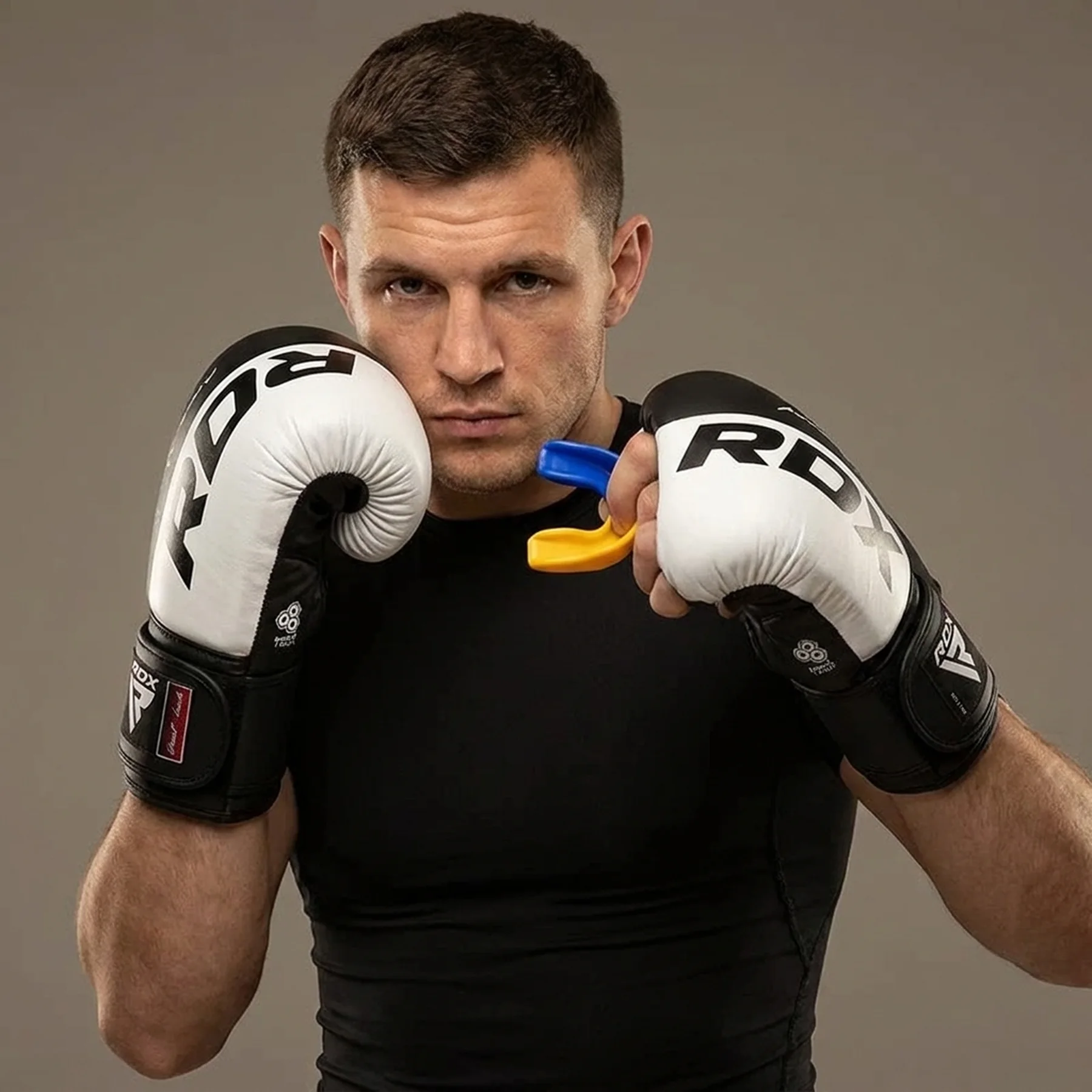 Боксерські рукавиці RDX F4 Boxing Sparring Gloves Hook&Loop WHITE/BLACK 12 унцій (капа у комплекті)