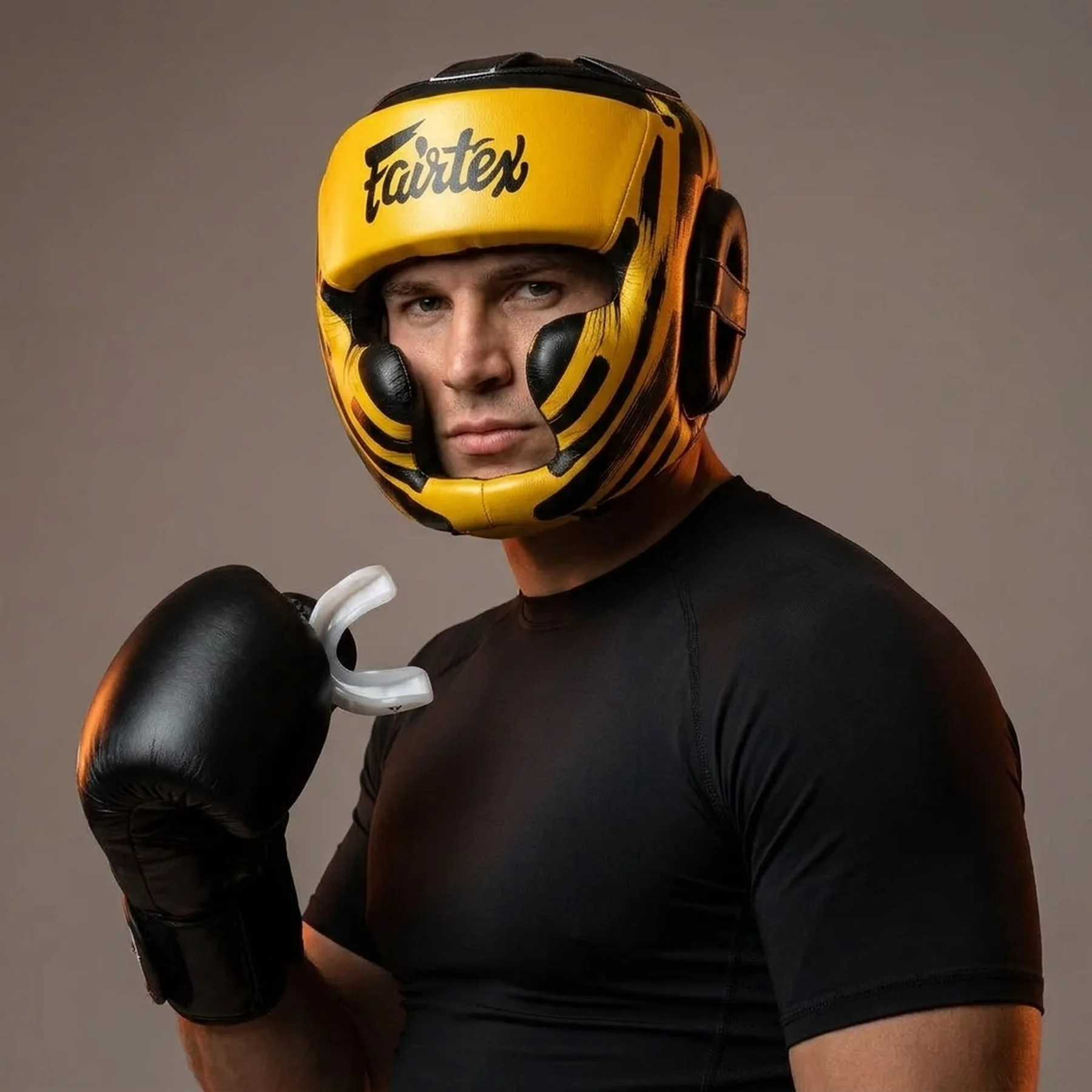 Боксерський шолом Fairtex HG16 Gold XL