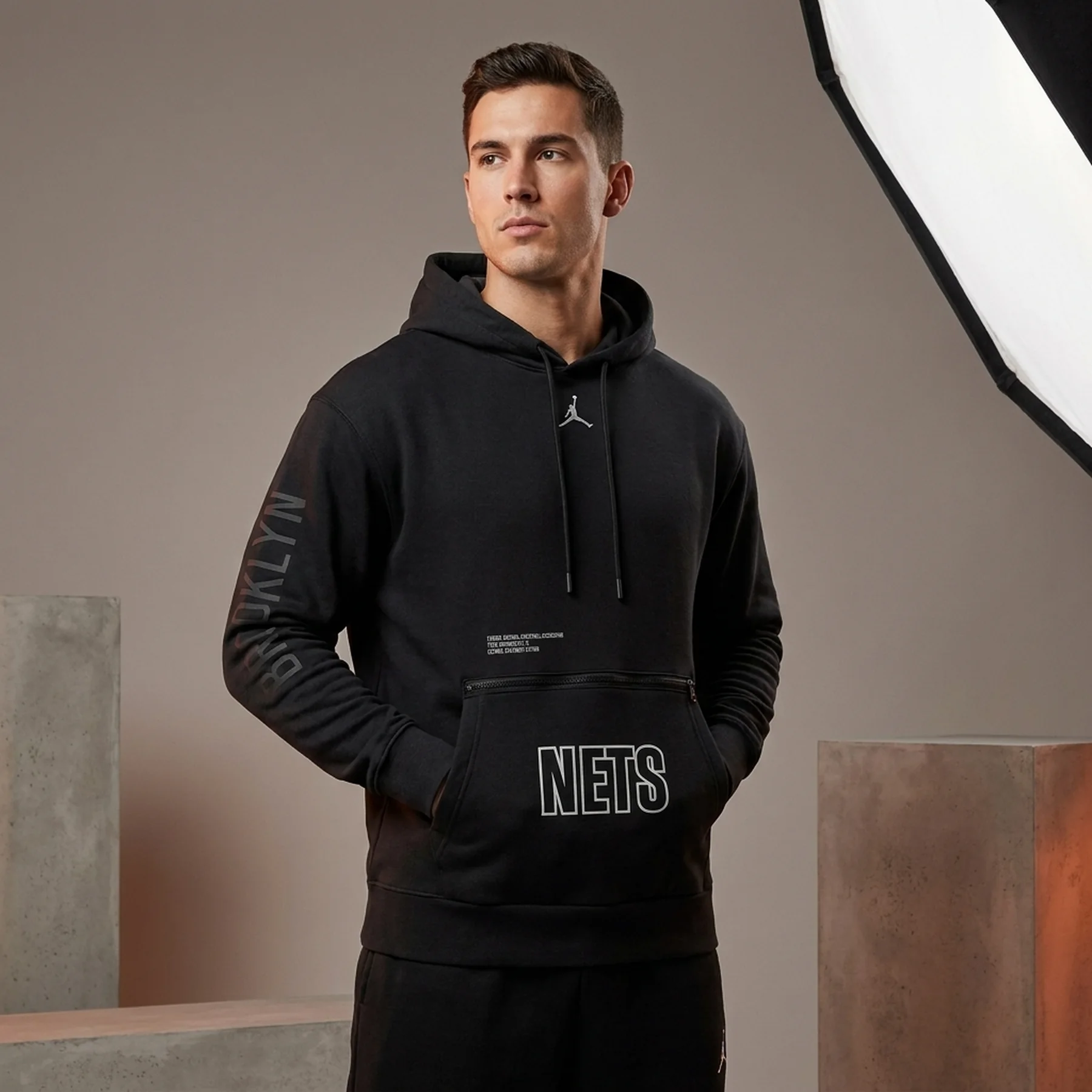 Бомбер чоловічий Nike Brooklyn Nets Courtside Statement Edition Mens Nba Fleece Pullover Hoodie Black (DR6997-010)