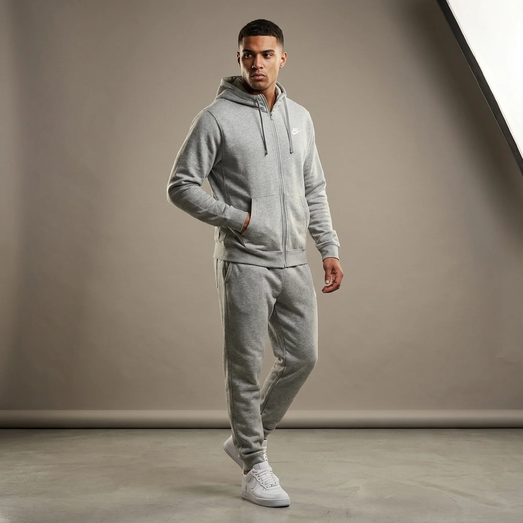 Бомбер чоловічий Nike M Nsw Club Hoodie Fz Bb (BV2645-063)