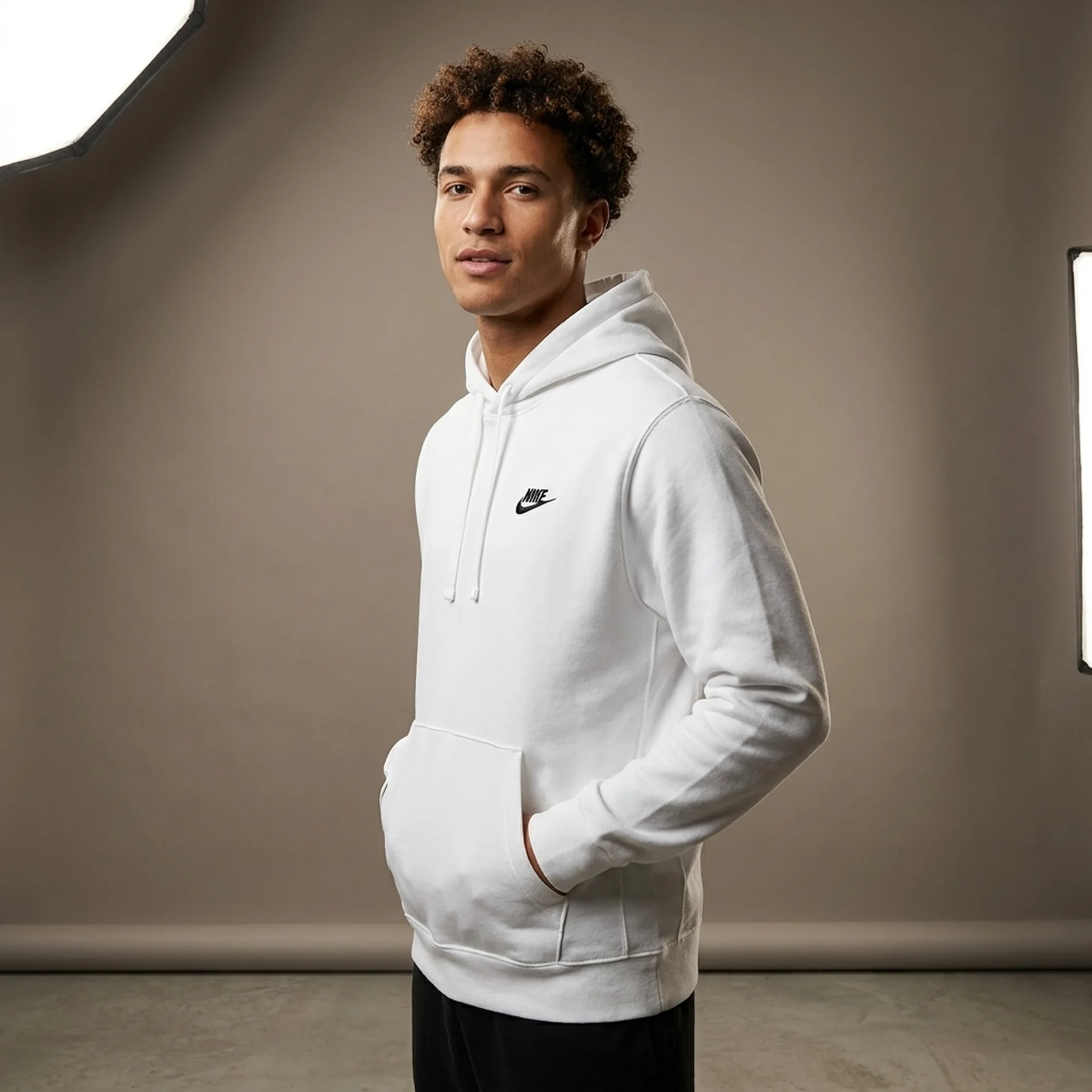 Бомбер чоловічий Nike M Nsw Club Hoodie Po Bb (BV2654-100)