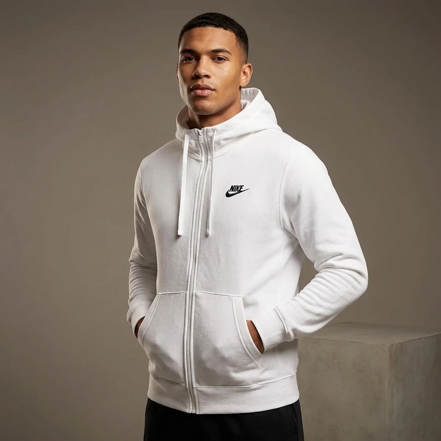 Бомбер чоловічий Nike Nsw Club Hoodie Fz (BV2645-100)