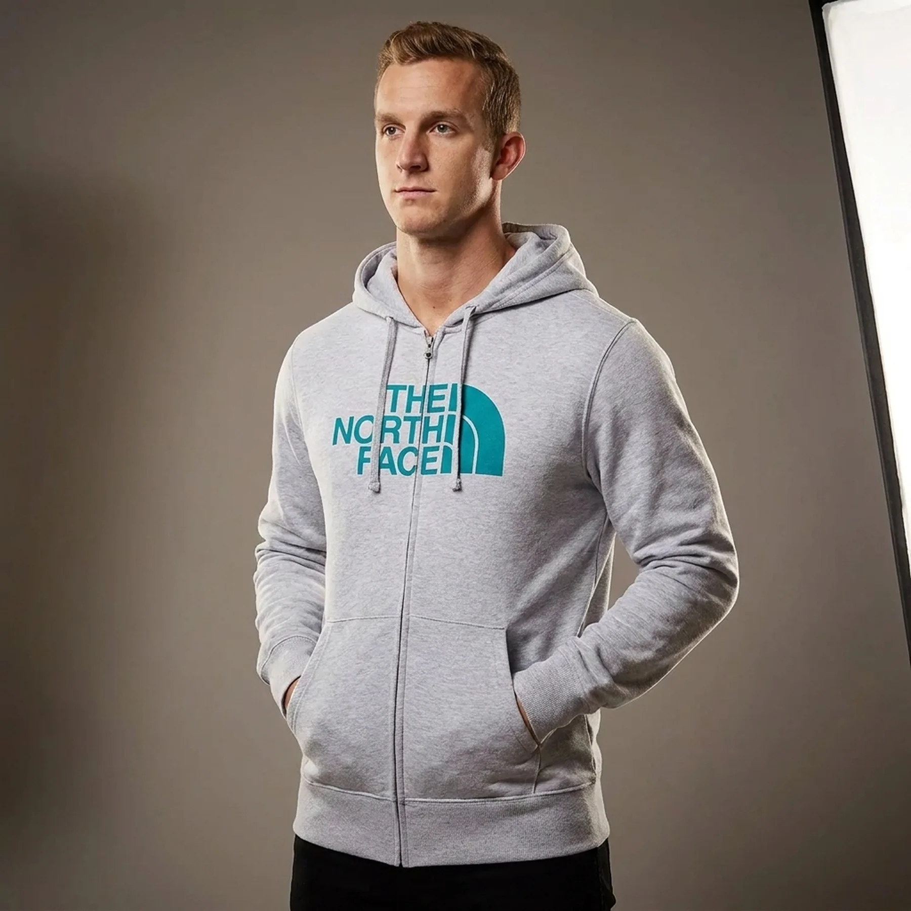 Бомбер чоловічий The North Face Half Dome Full Zip Hoodie (NF0A3MB46MN)