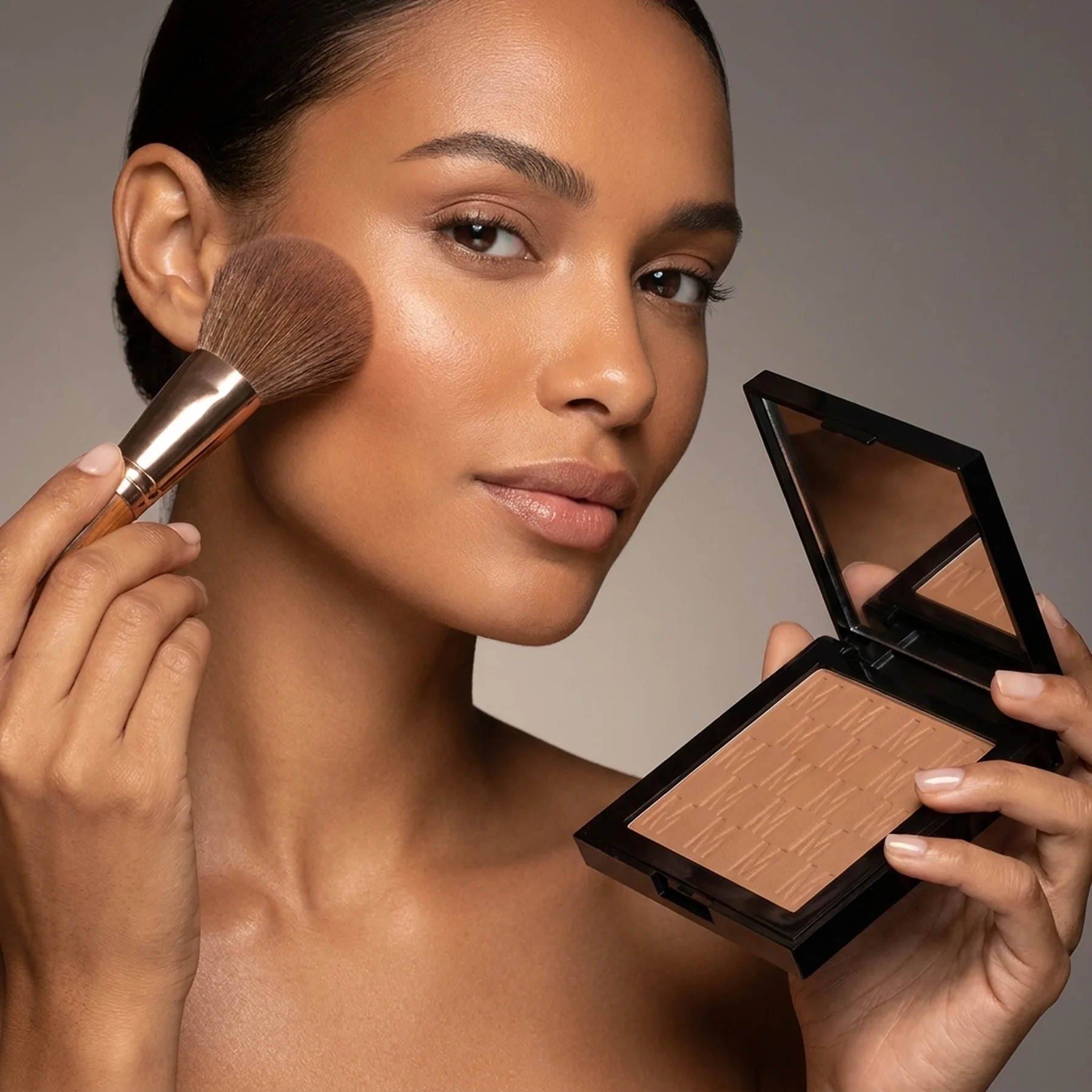 Бронзер MESAUDA Venus Bronze 10 г 103 Cinnamon Biscuit