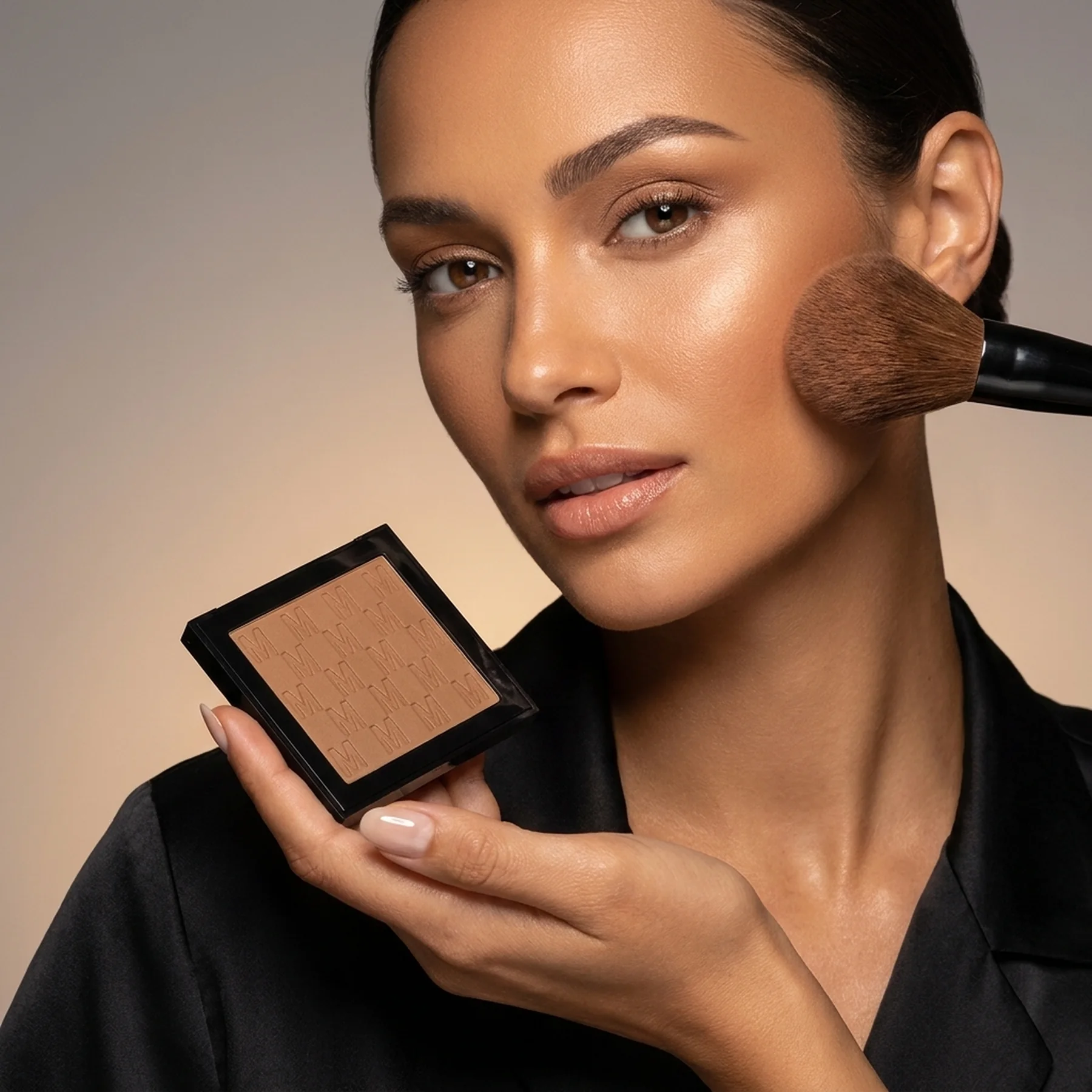 Бронзер MESAUDA Venus Bronze 10 г 104 Almond Toffee