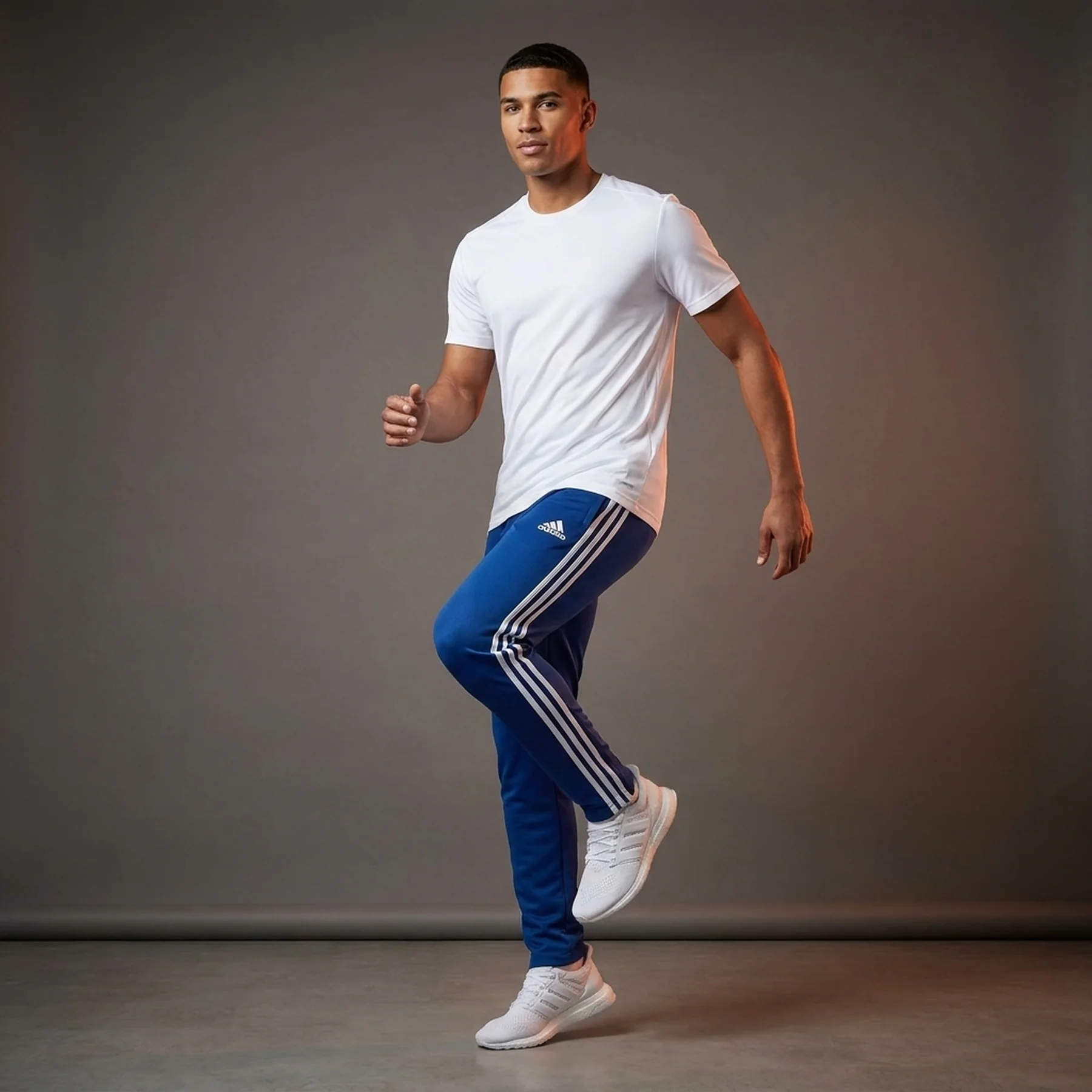 Брюки чоловічі Adidas 3-Stripes Tricot Regular Tapered Track Pants (JI8812)