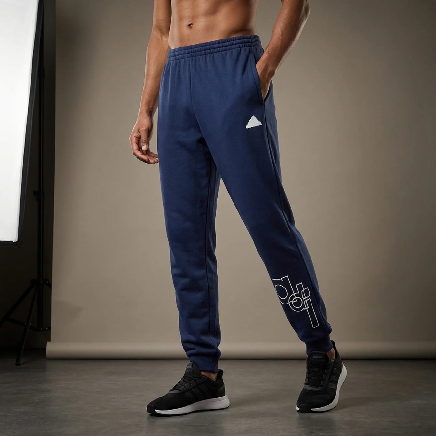 Брюки чоловічі Adidas Fleece Grafity Print Blue (IS2012)