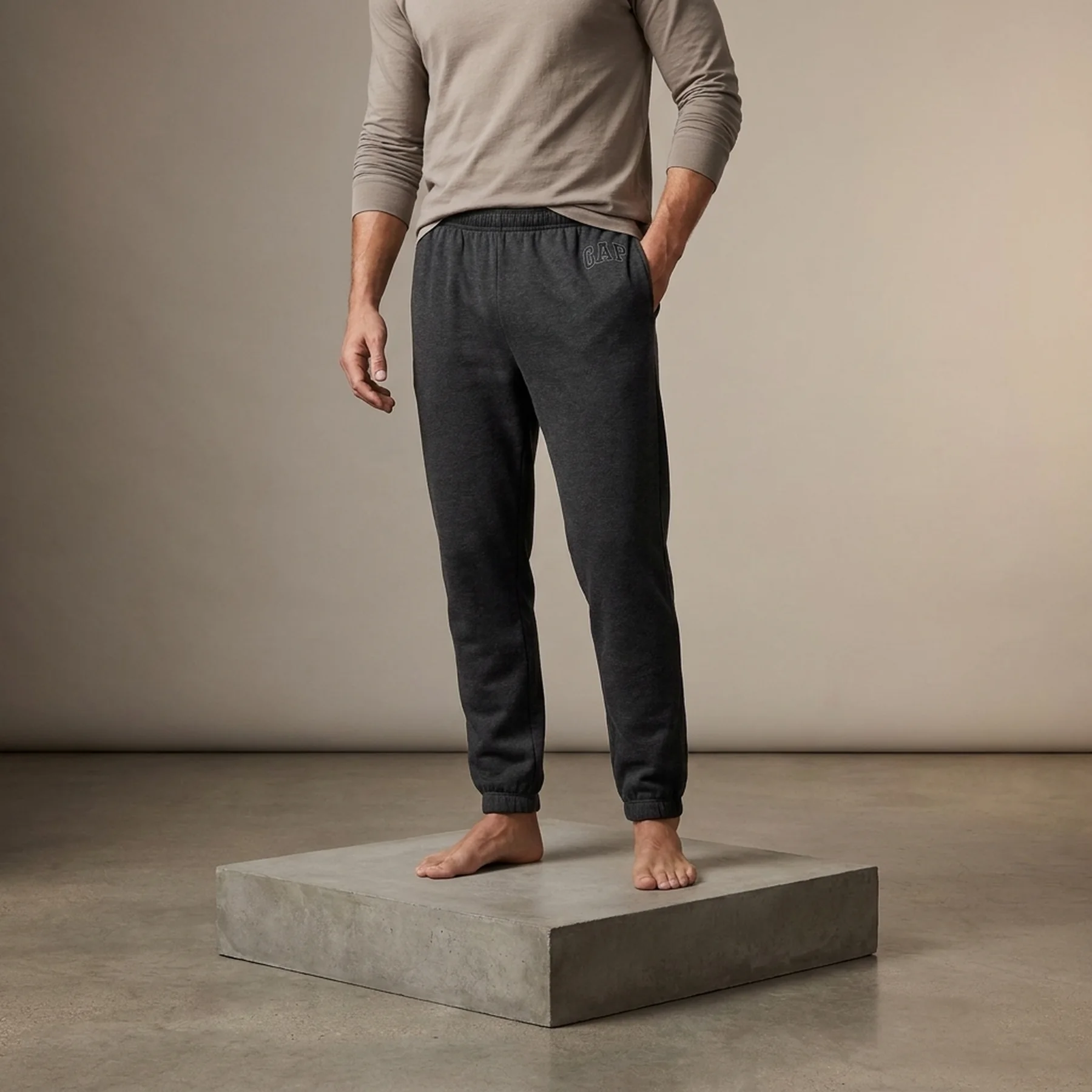 Брюки чоловічі Gap Logo Joggers (659229021)