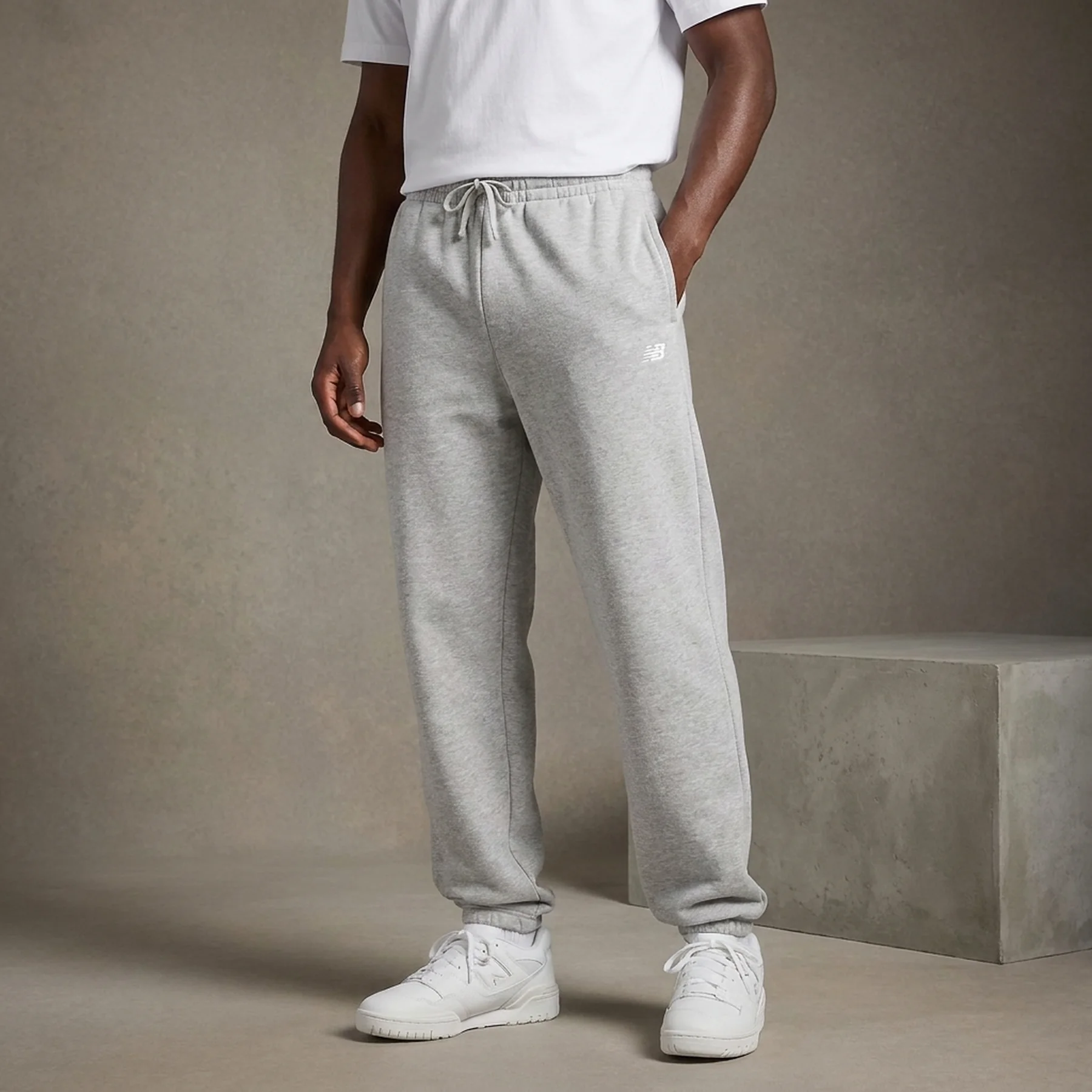 Брюки чоловічі New Balance Brushed Back Small Logo Joggers Grey (MP41503AG)