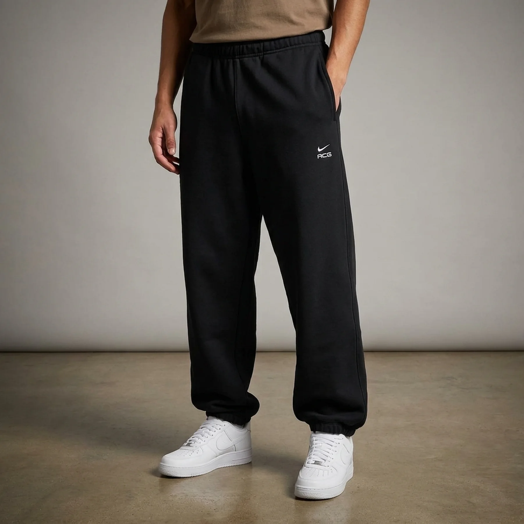 Брюки чоловічі Nike Acg Sweat Pant (FV8650-010)