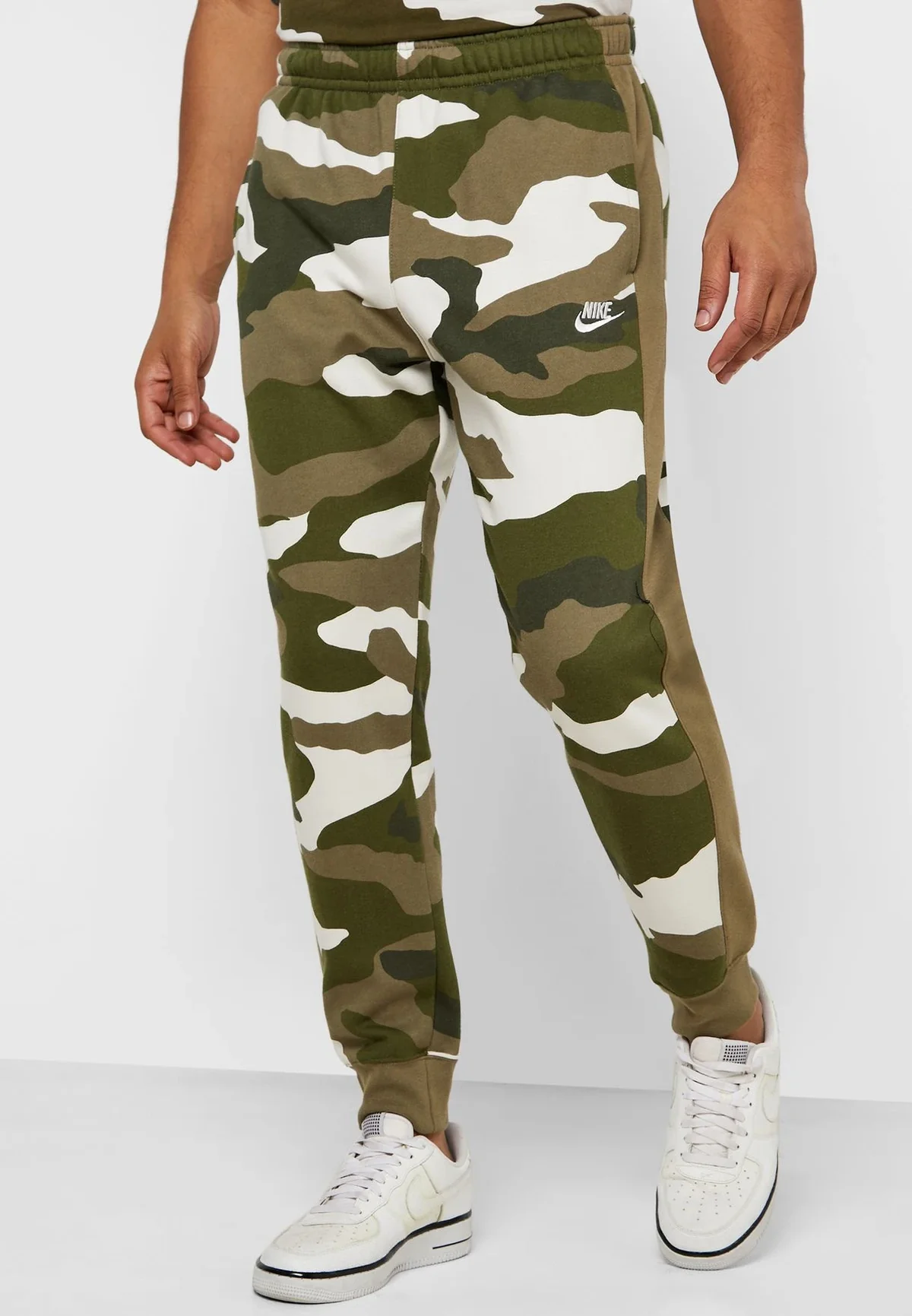 Брюки чоловічі Nike Club Camo Jogger (BV3628-223)