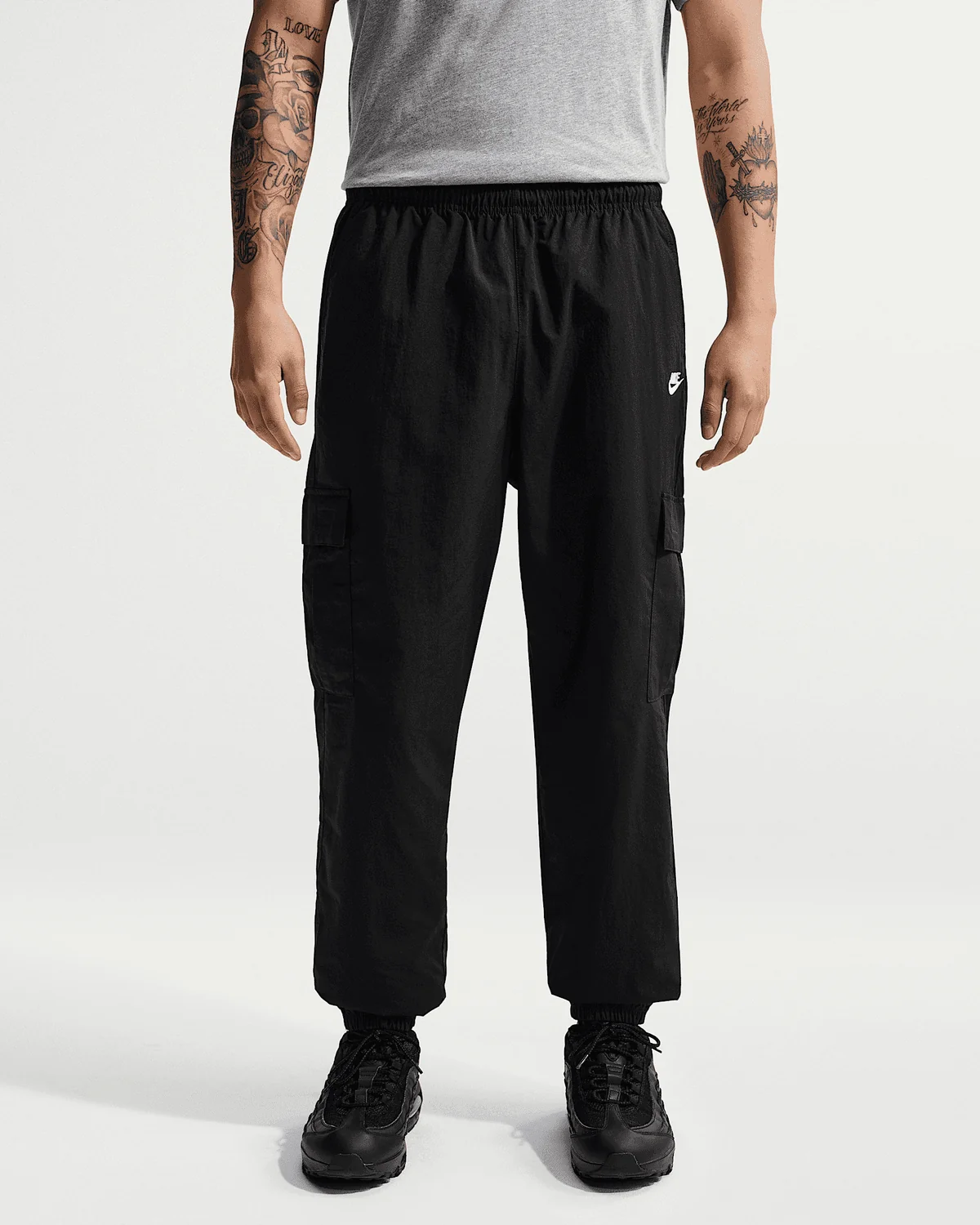 Брюки чоловічі Nike Club Cargo Black (HJ1990-010) — Одяг
