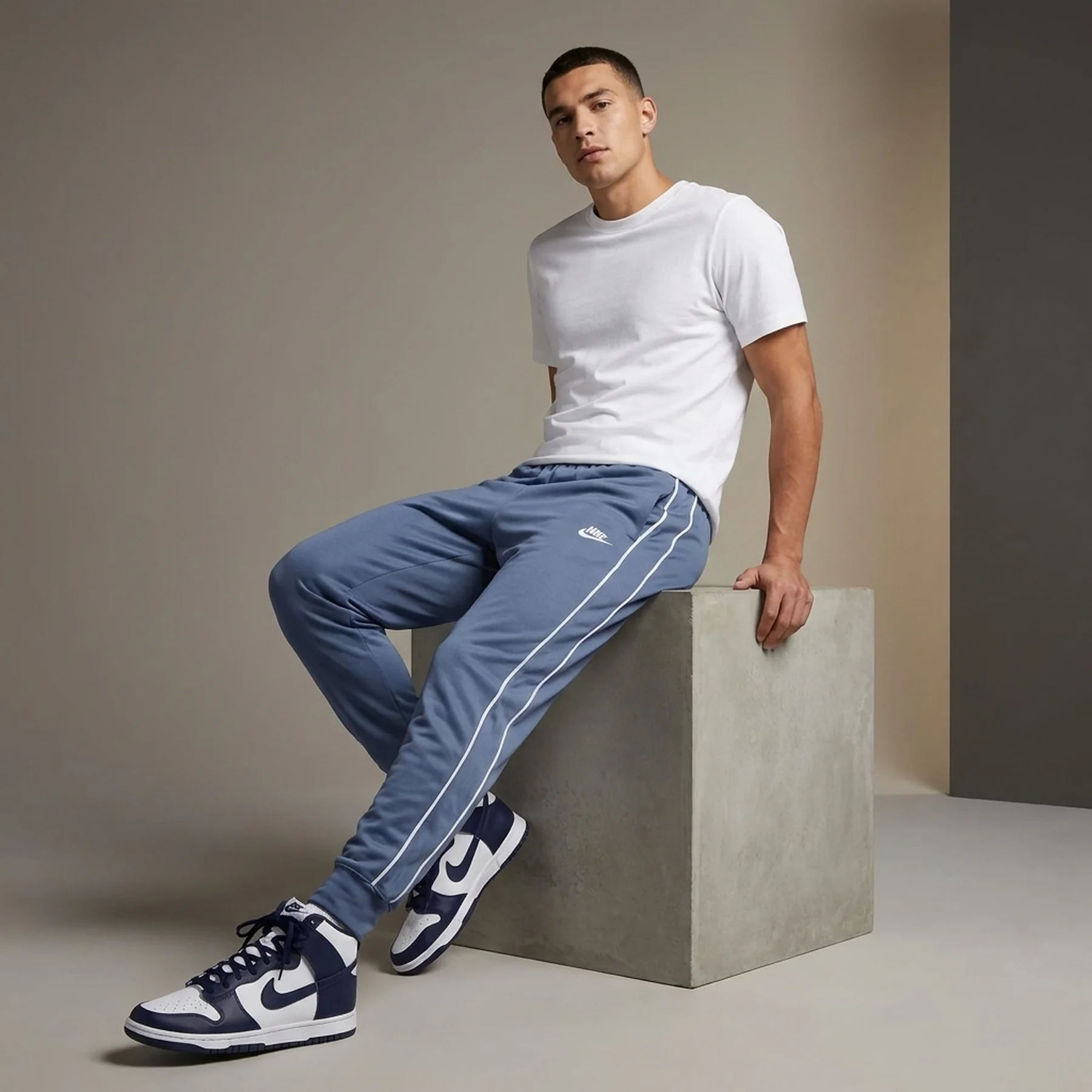 Брюки чоловічі Nike Club Pk Pant (DX0615-491)