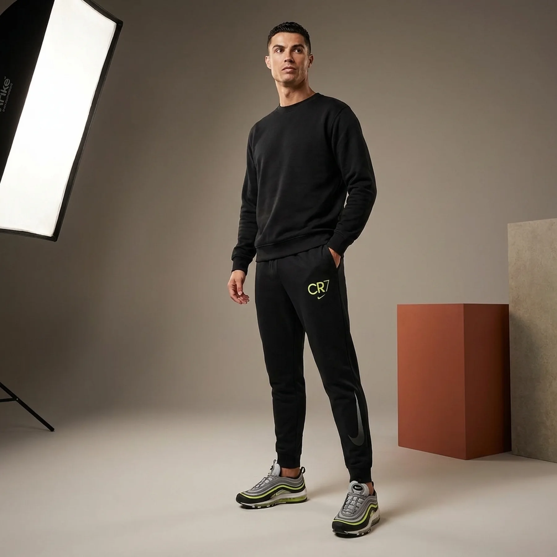 Брюки чоловічі Nike Cr7 Club Black (HF4349-010)