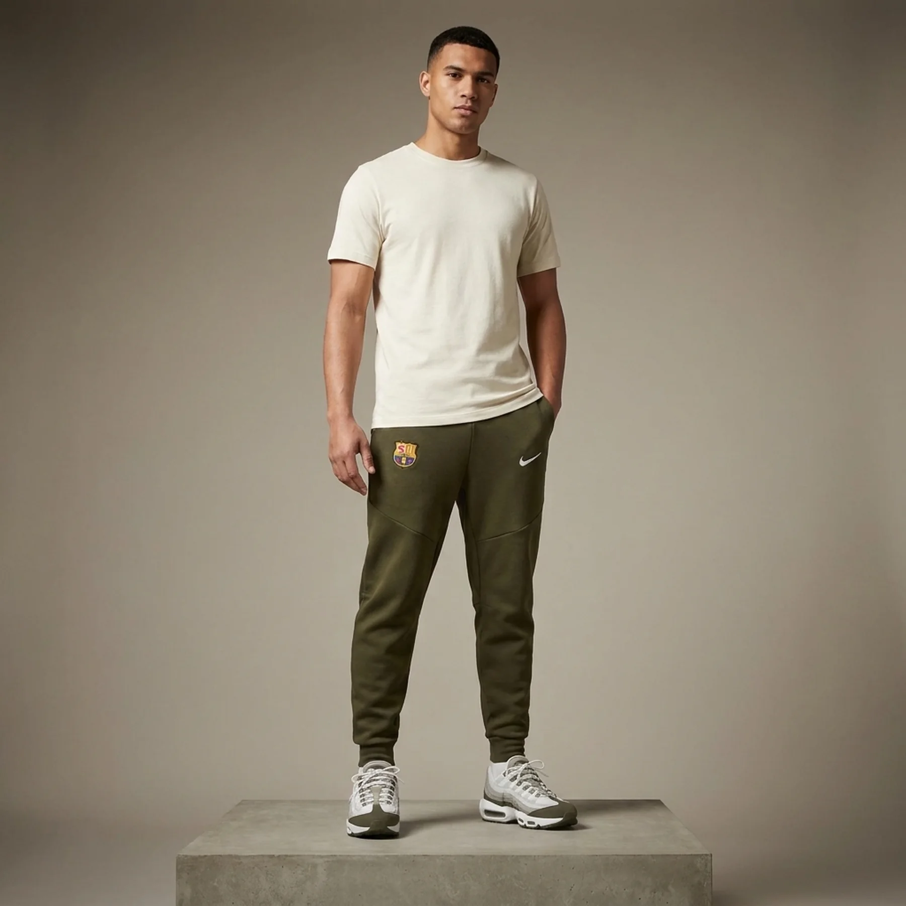 Брюки чоловічі Nike Fc Barcelona Tech Fleece Olive (DV5555-355)