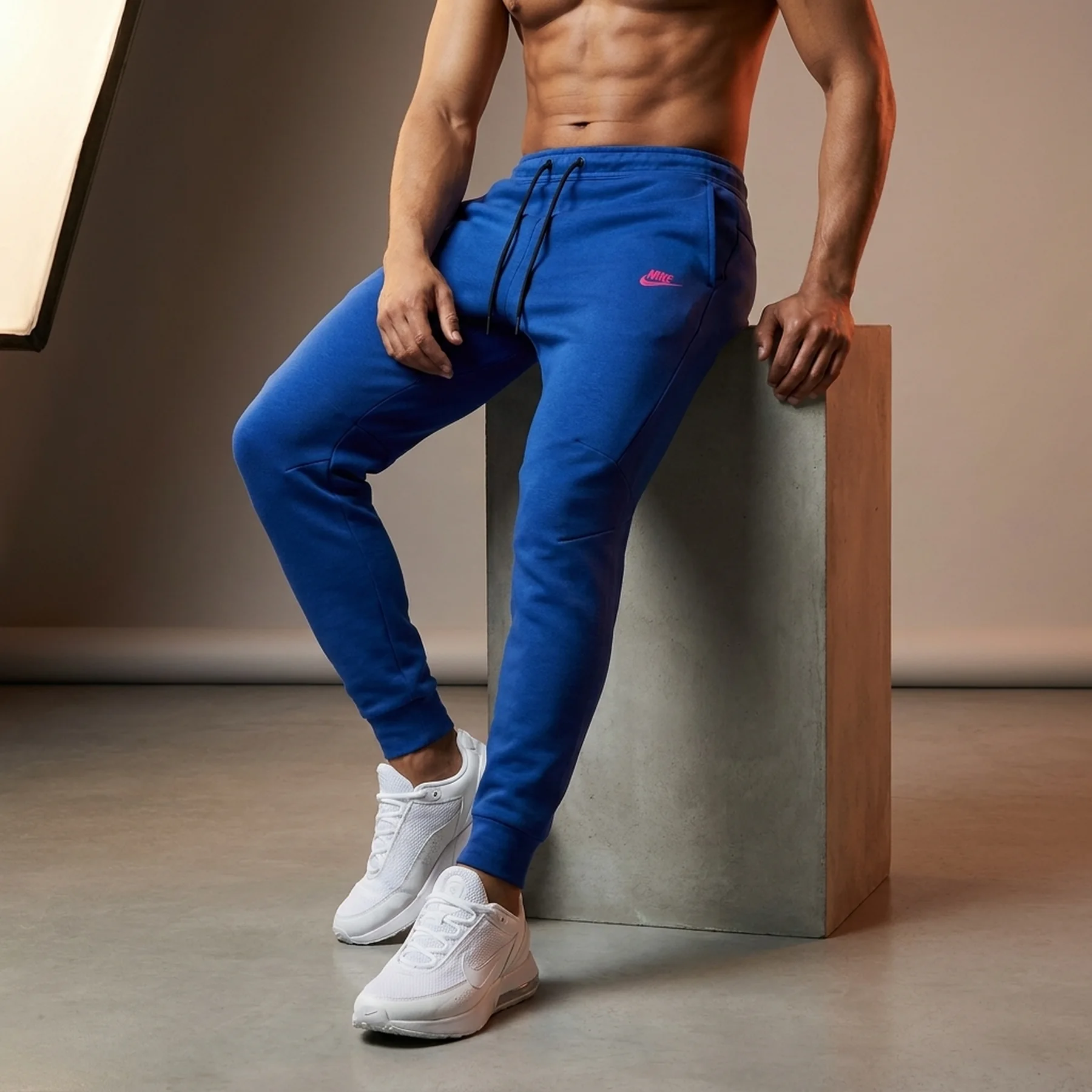 Брюки чоловічі Nike M Nk Tch Fleece Jgg (FZ4710-480)
