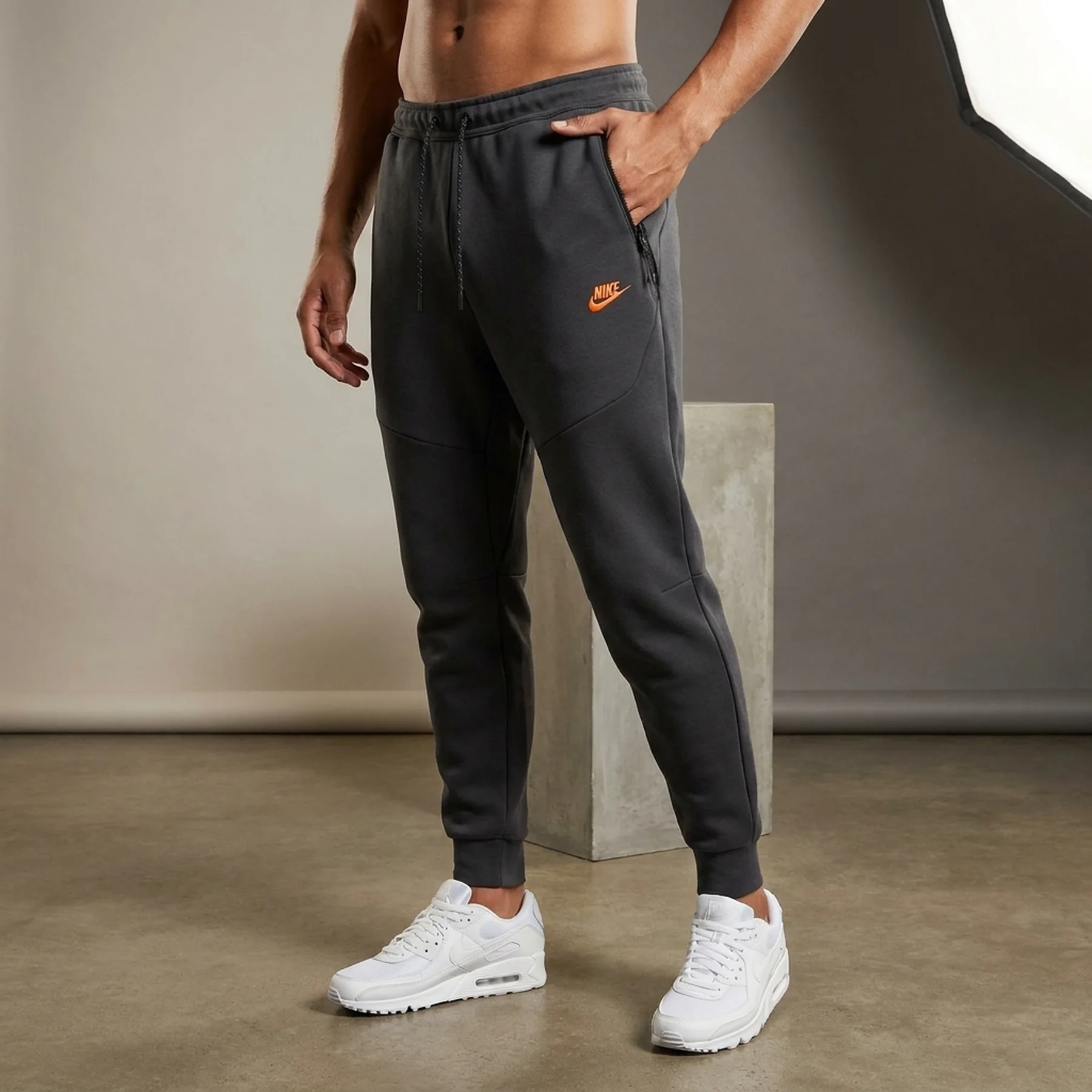 Брюки чоловічі Nike M Nsw Tch Flc Jggr (DV0538-070)