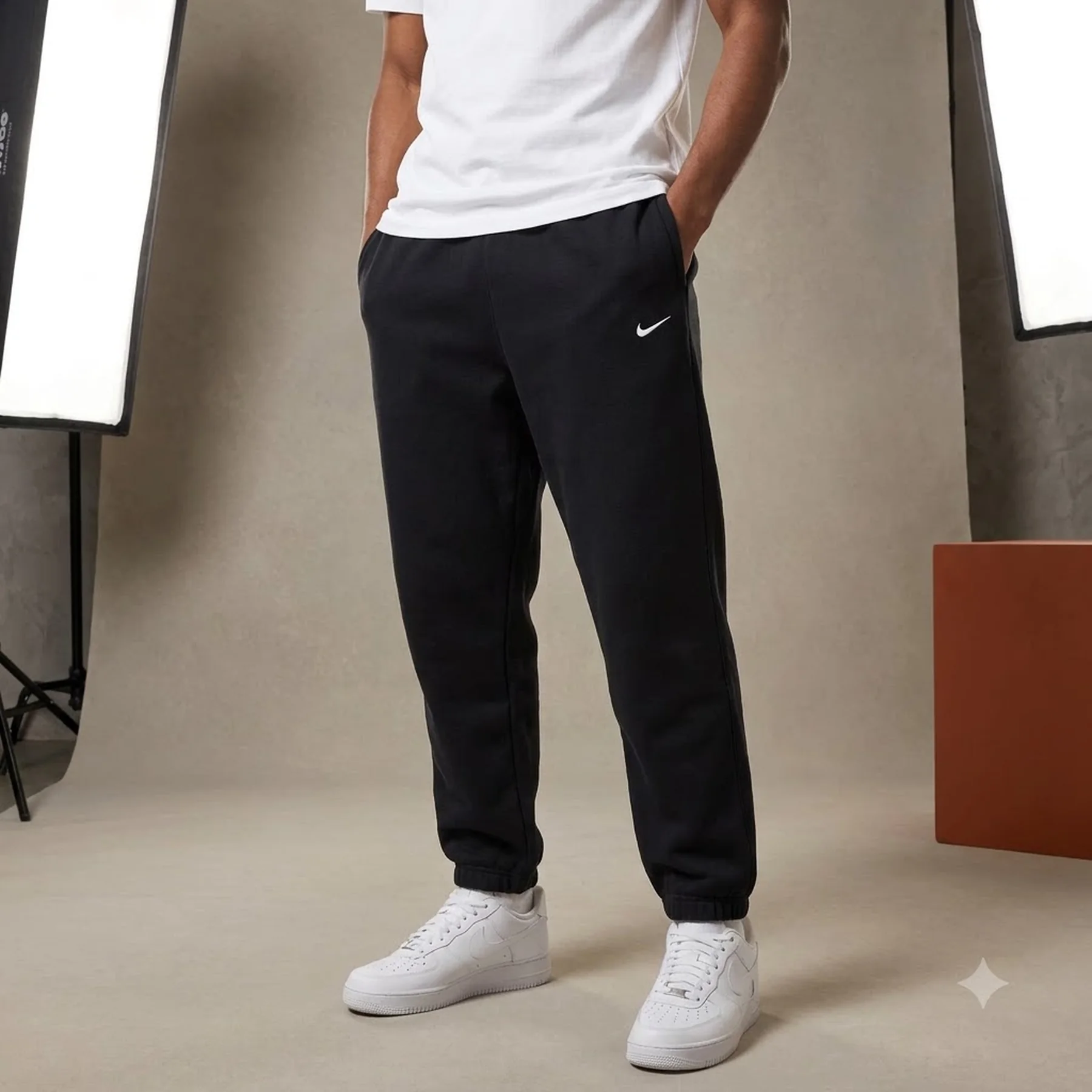 Брюки чоловічі Nike Solo Swoosh Fleece Joggers (DX1364-010)