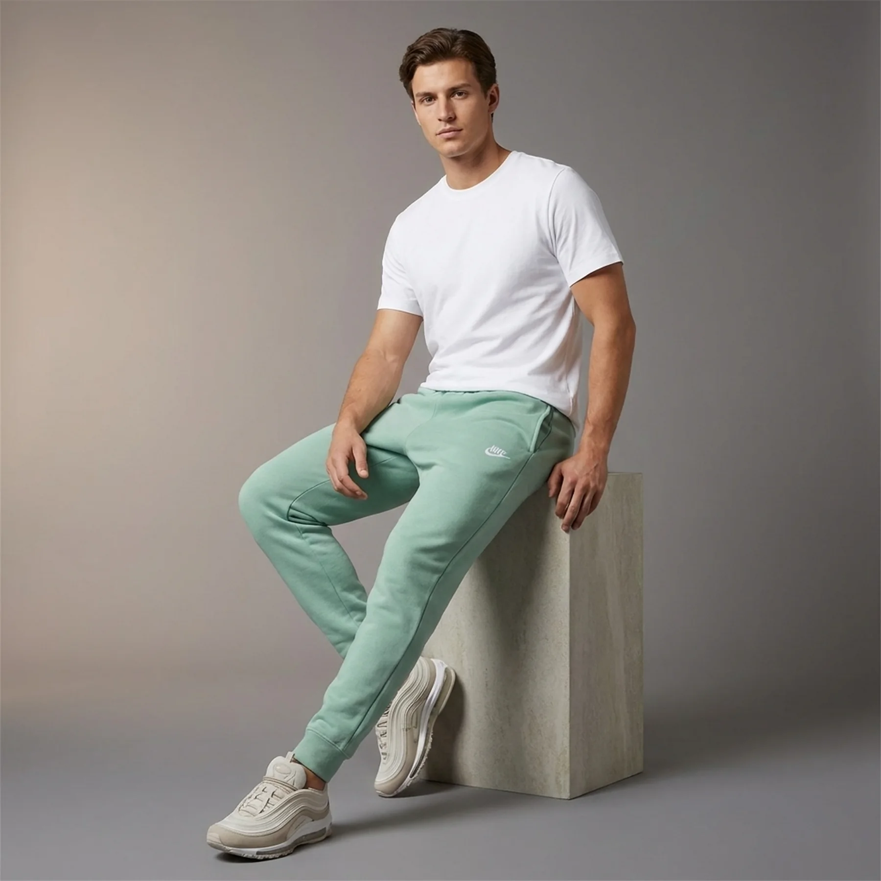 Брюки чоловічі Nike Sportswear Club Joggers (BV2679-309)