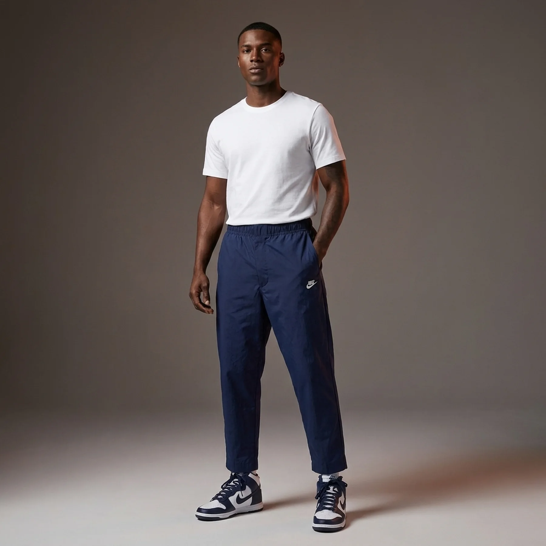 Брюки чоловічі Nike Sportswear Sport Essentials Woven Unlined (DM6823-410)