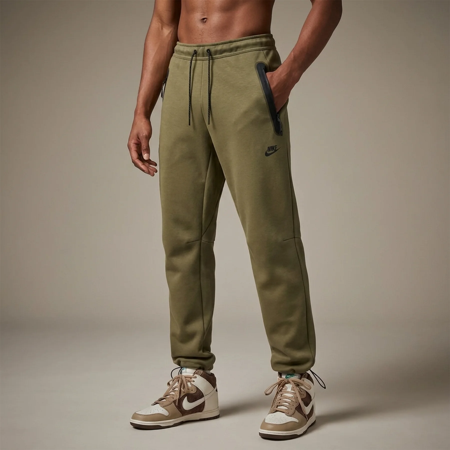 Штани Nike Tech Flc