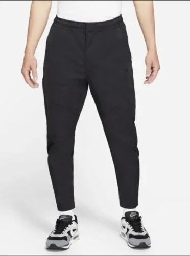 Брюки чоловічі Nike Sportswear Tech Essentials (DR9101-010)