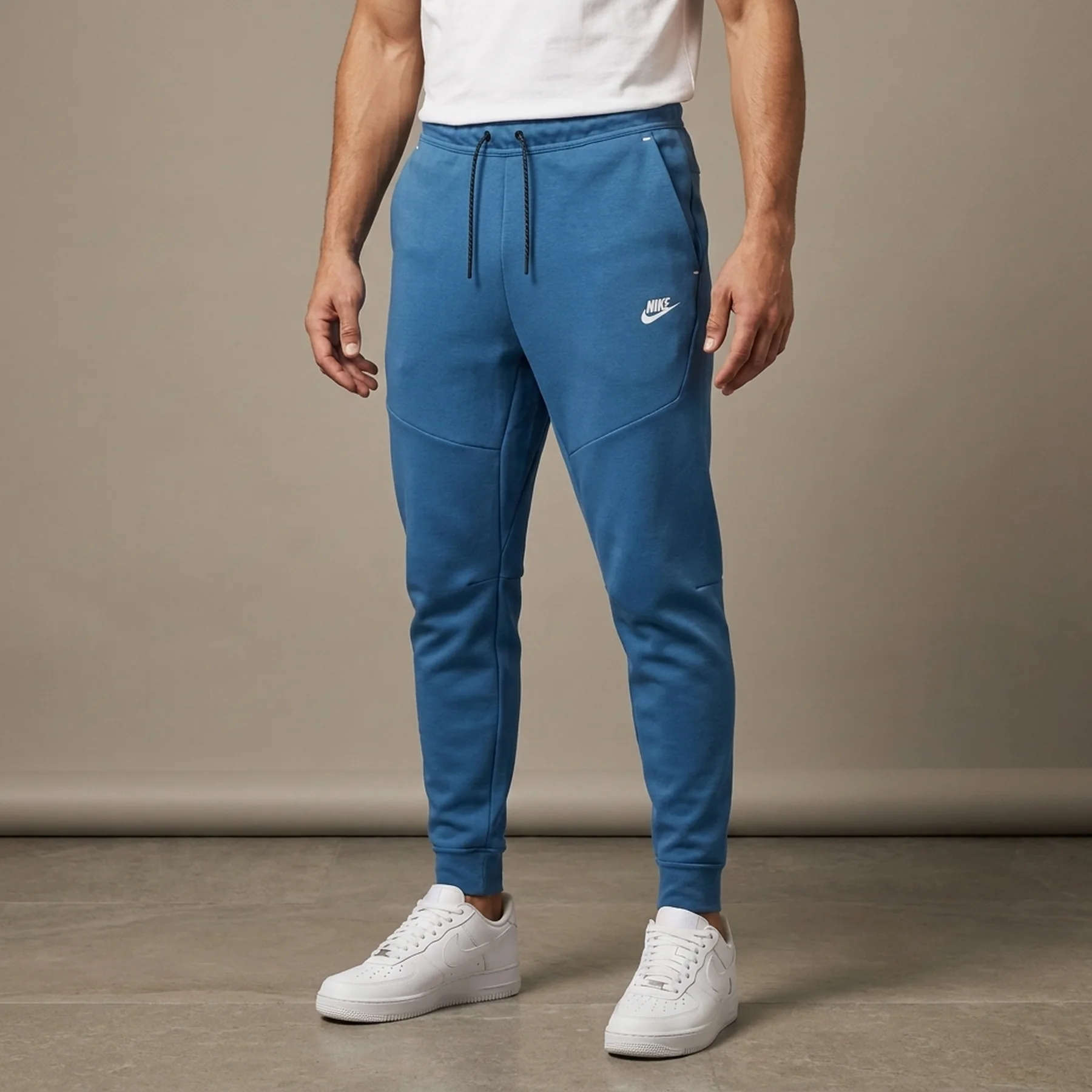 Брюки чоловічі Nike Sportswear Tech Fleece Joggers (CU4495-407)