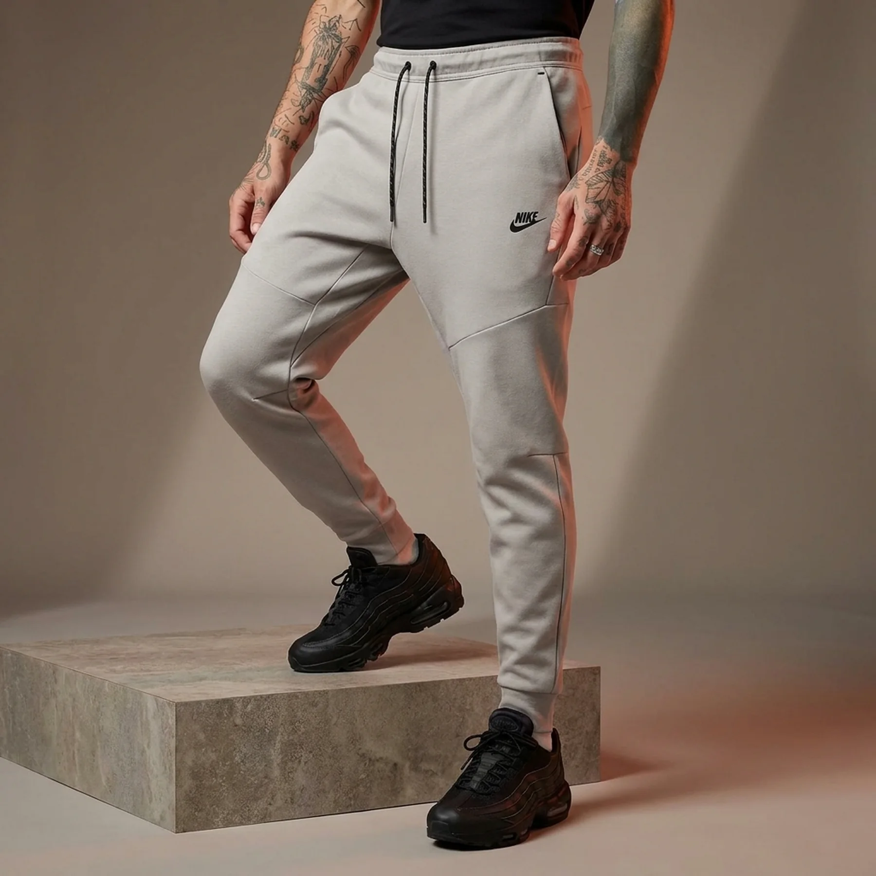 Брюки чоловічі Nike Sportswear Tech Fleece Joggers (DV0538-016)